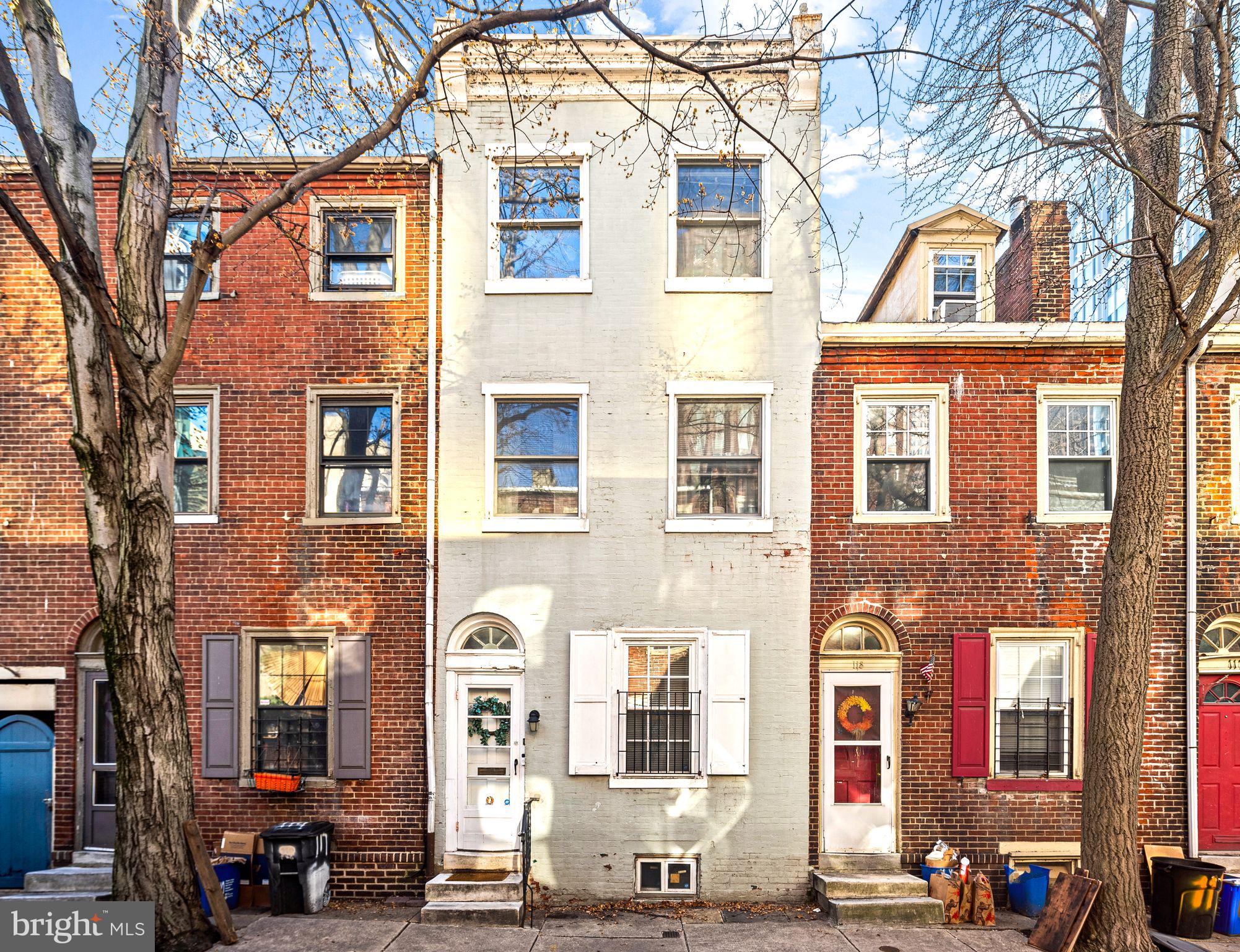 LOGAN SQUARE - Residential