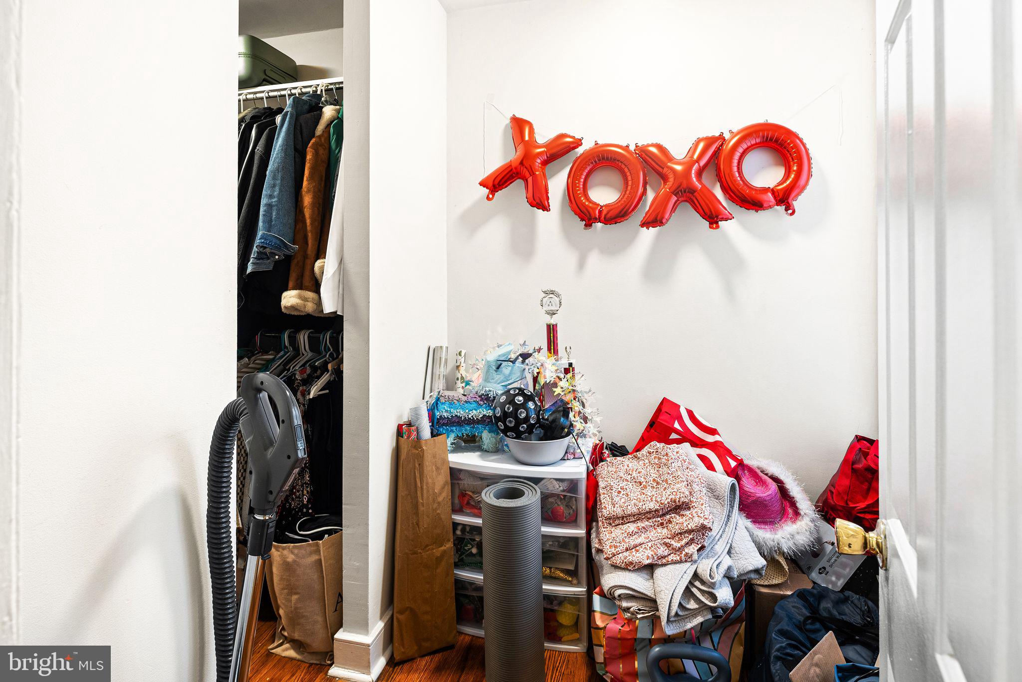 LOGAN SQUARE - Residential