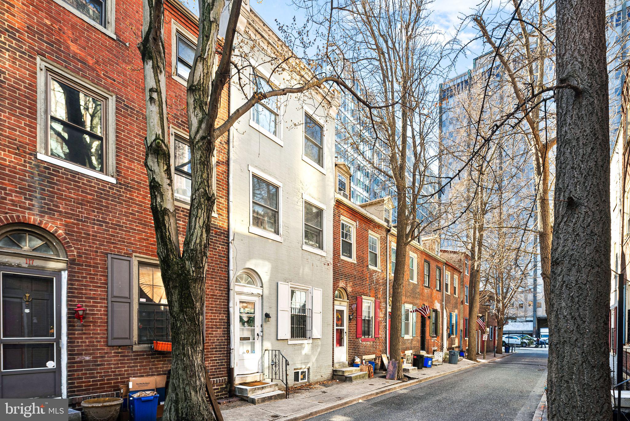 LOGAN SQUARE - Residential