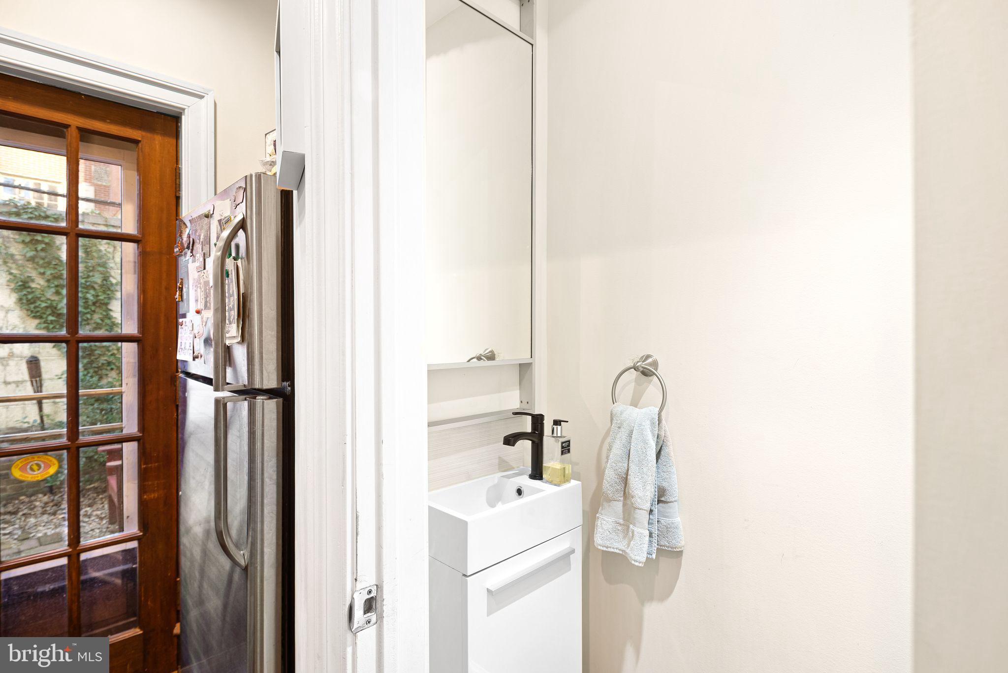 LOGAN SQUARE - Residential