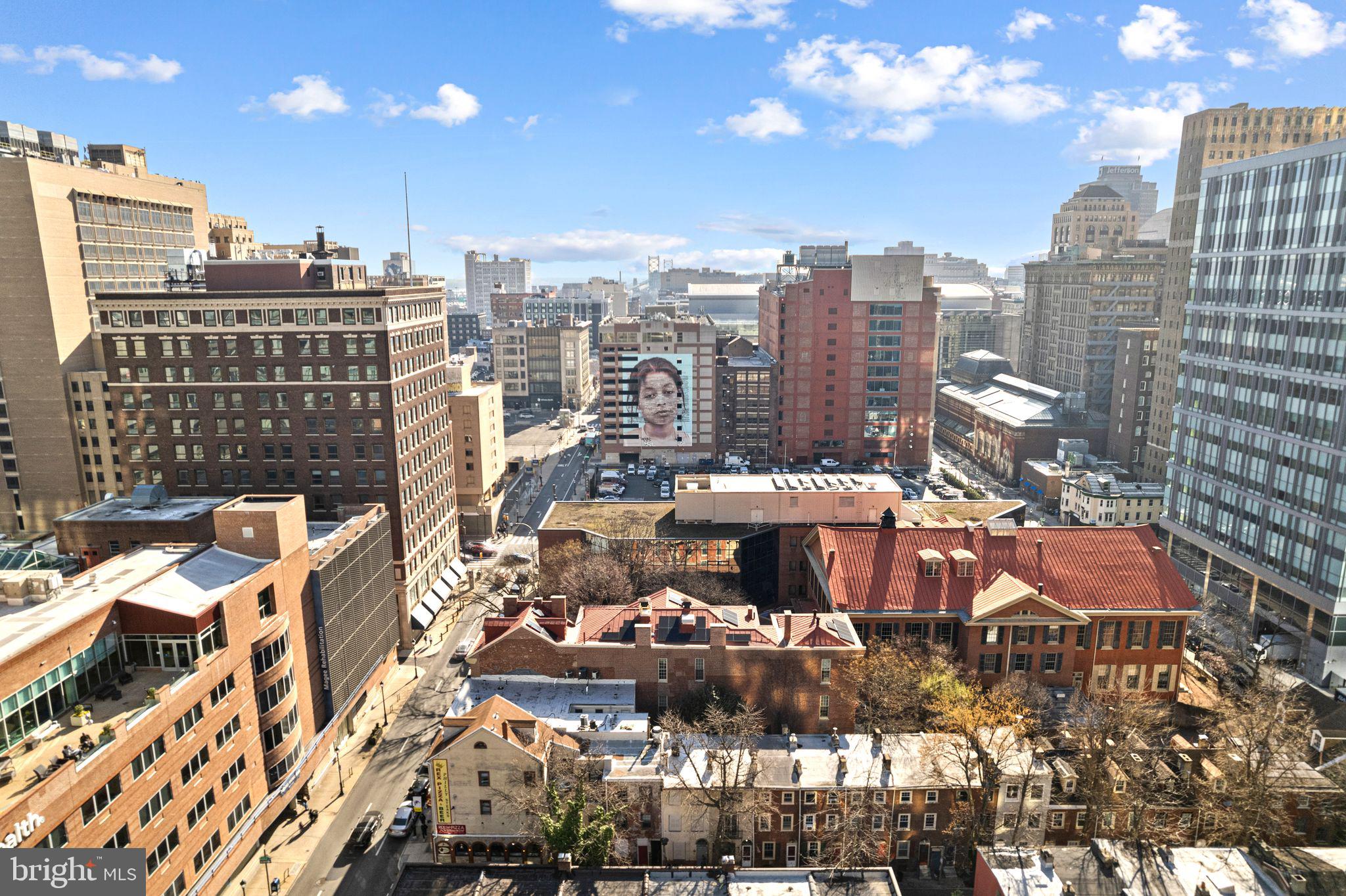 LOGAN SQUARE - Residential