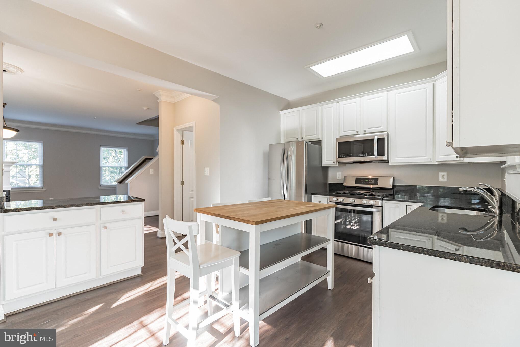 CAMERON PARK - Residential Lease