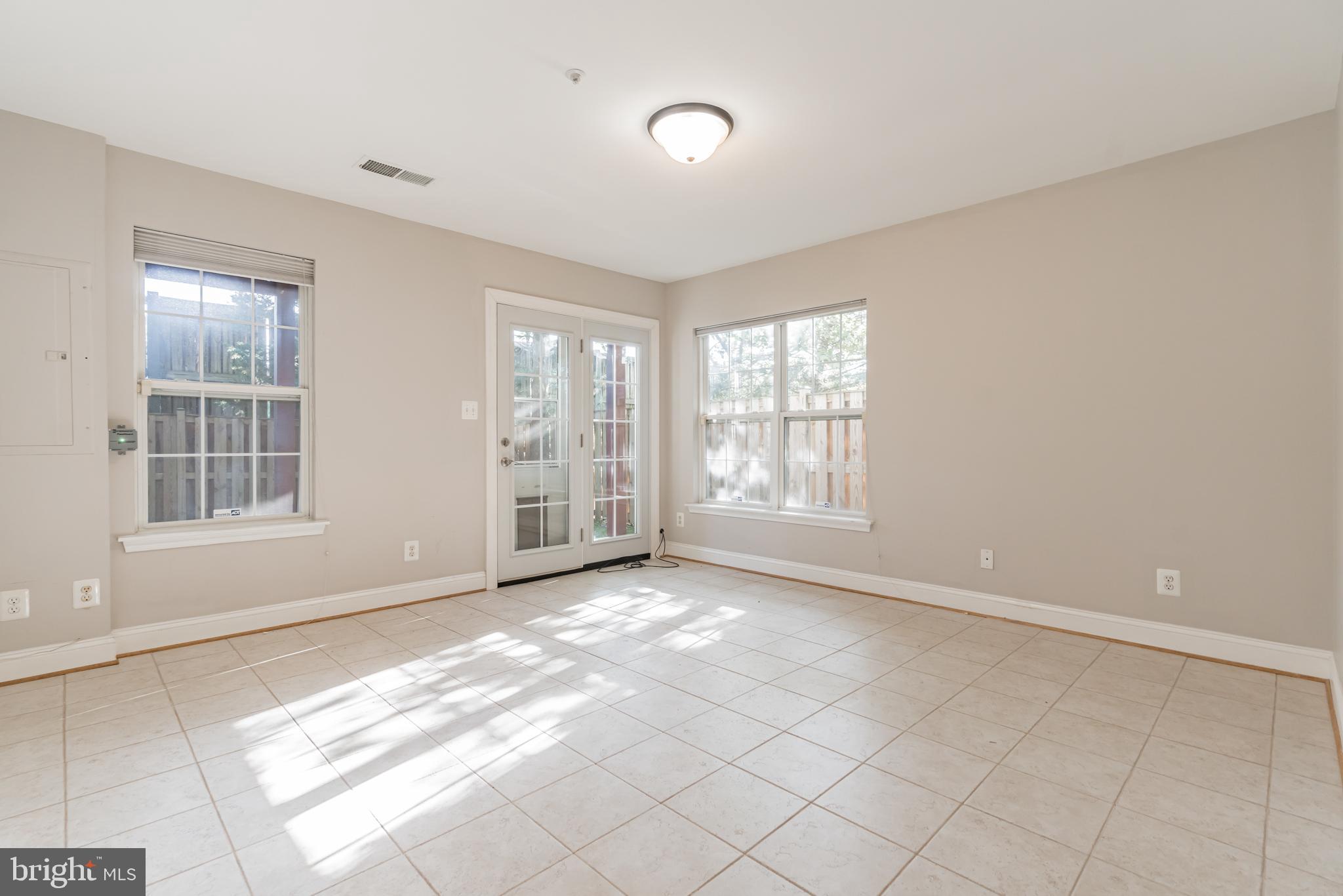 CAMERON PARK - Residential Lease