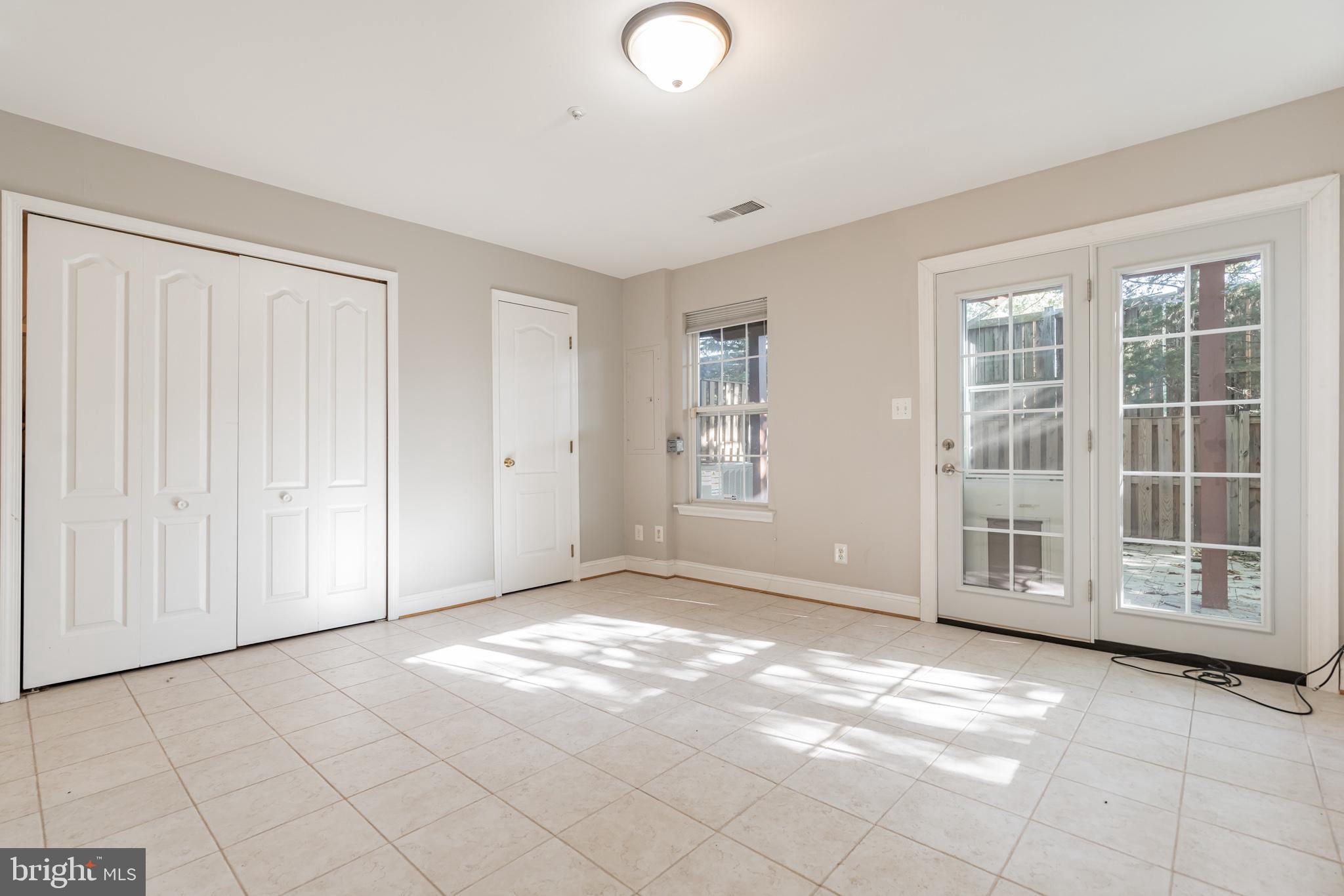 CAMERON PARK - Residential Lease