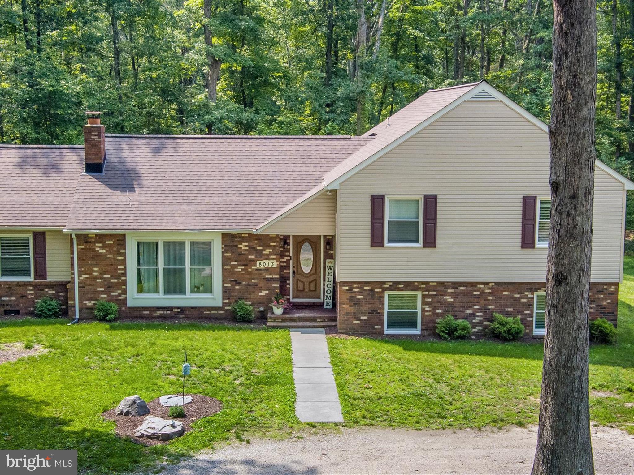 8013 BAILEYS LANE