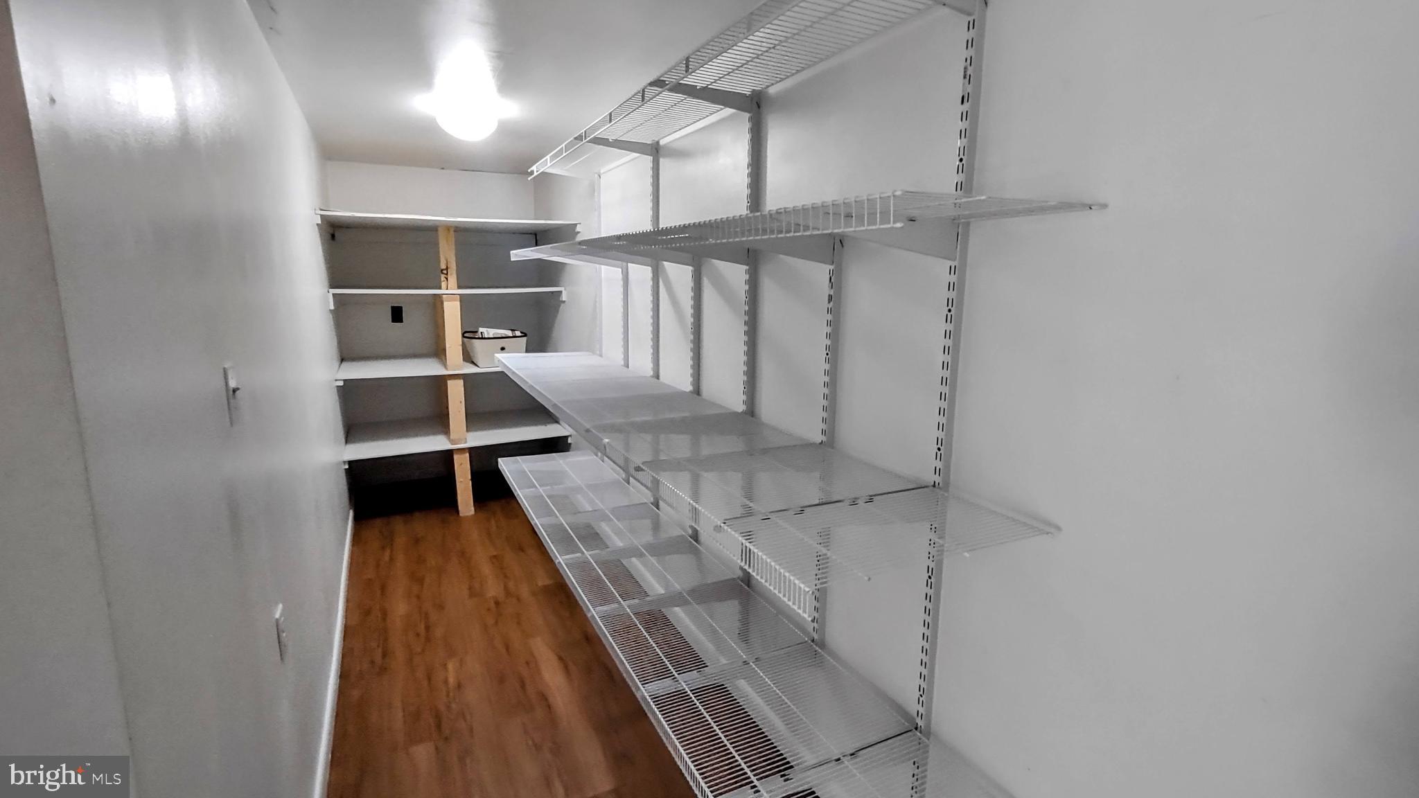 RED HILL - Residential