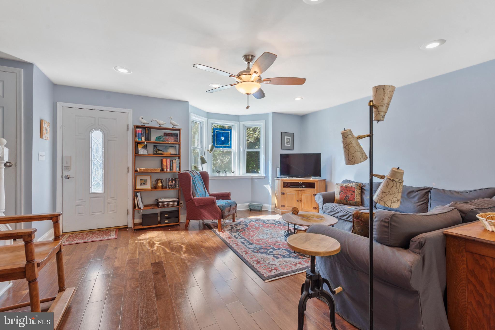 LAKE WALKER - Residential