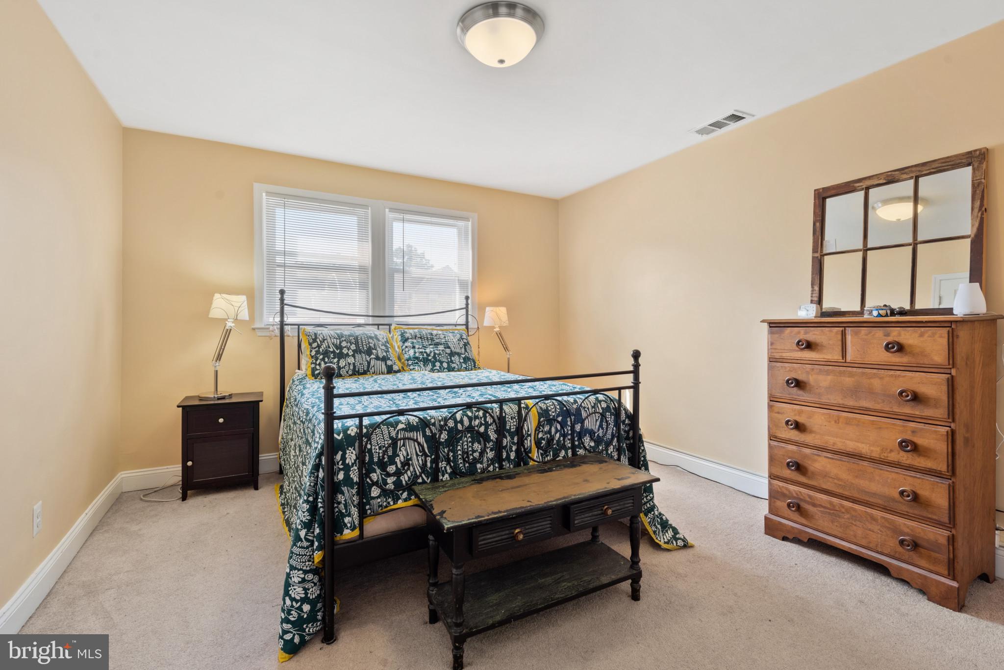 LAKE WALKER - Residential