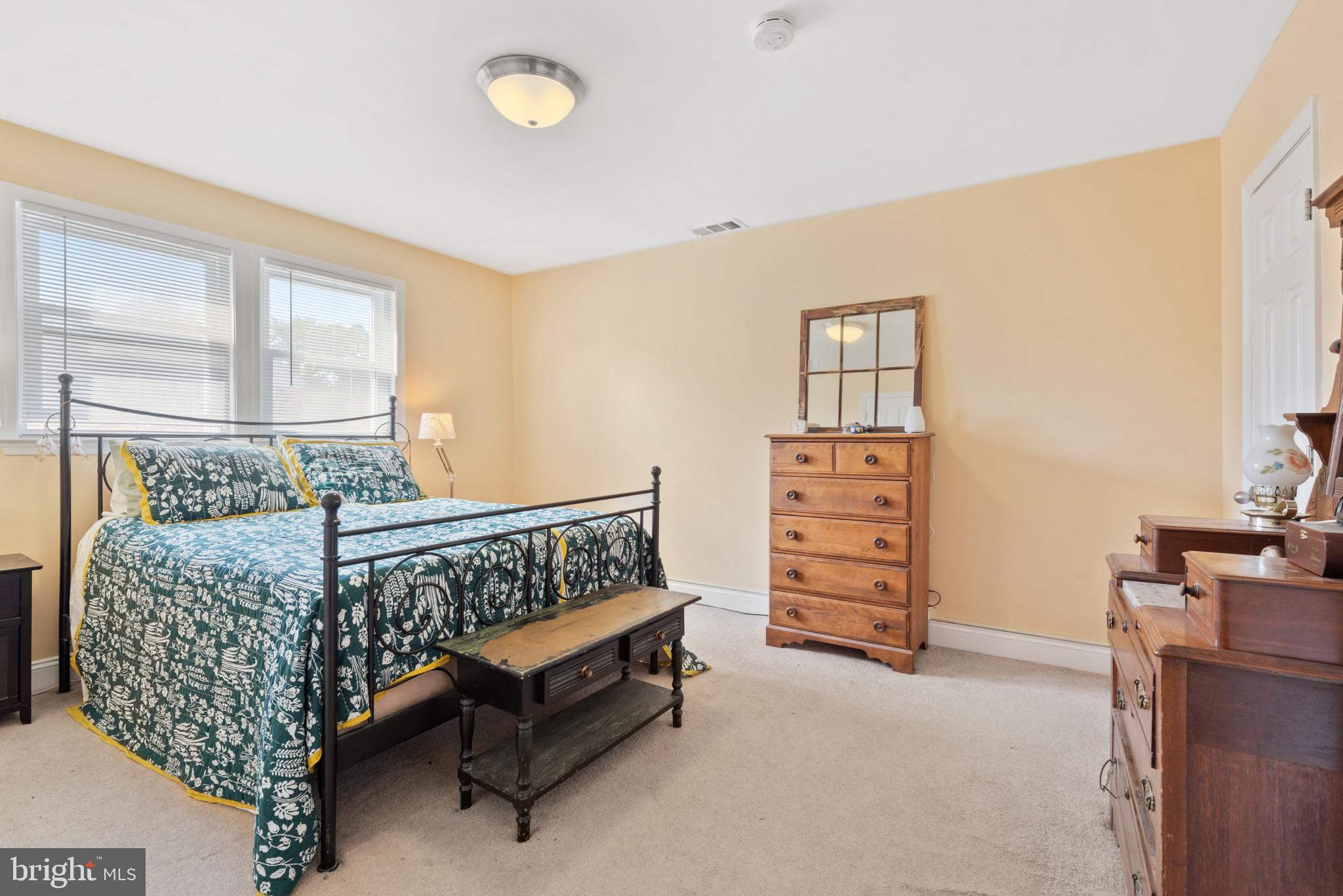 LAKE WALKER - Residential