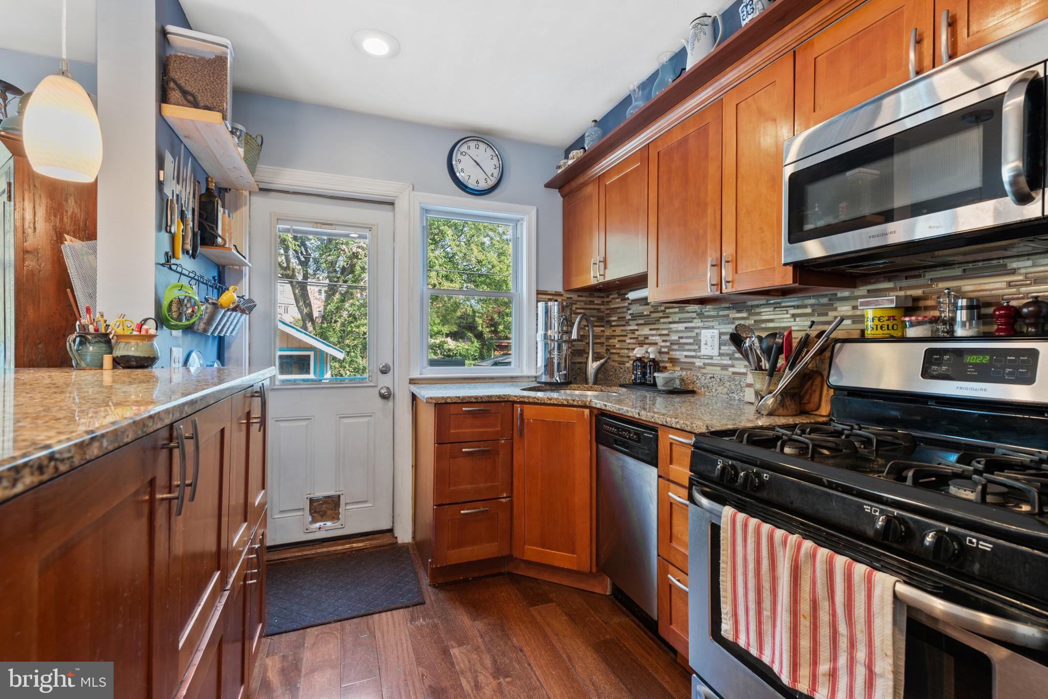 LAKE WALKER - Residential