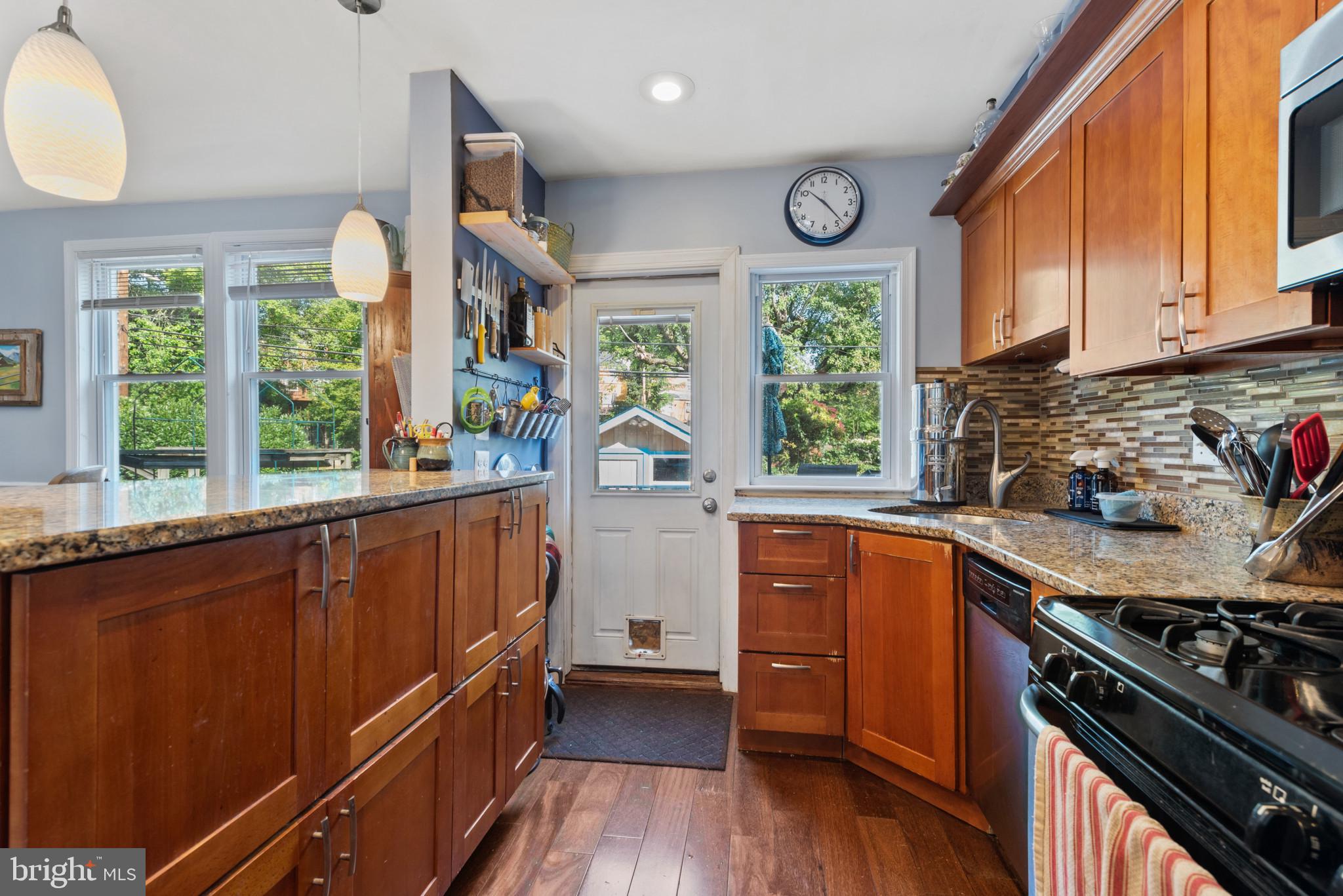 LAKE WALKER - Residential