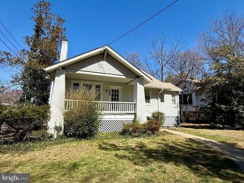 Photo of 228 Manor Circle, TAKOMA PARK, MD 20912 (MLS # MDMC2209602)