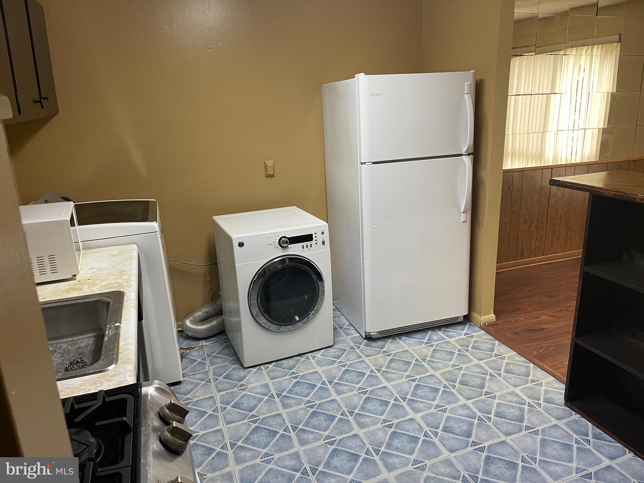 CHELSEA WOODS CONDO - Residential