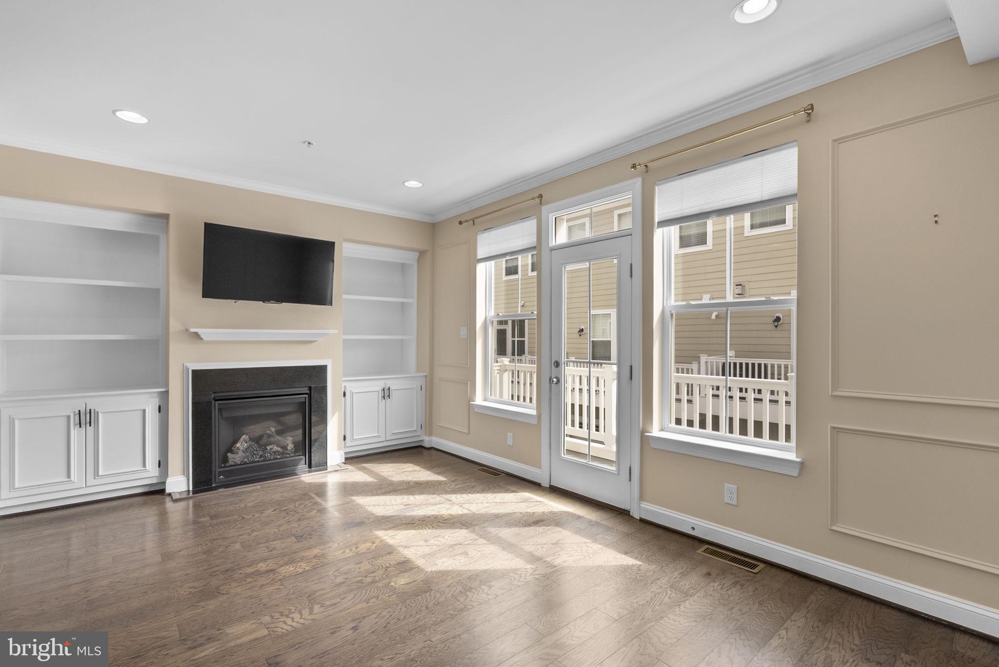 ANNAPOLIS TOWNES AT NEAL FARM - Residential