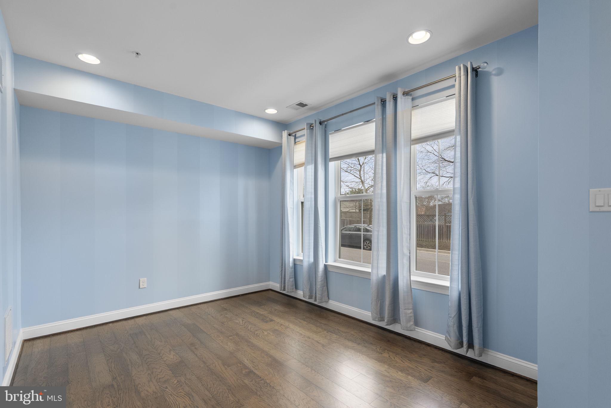 ANNAPOLIS TOWNES AT NEAL FARM - Residential