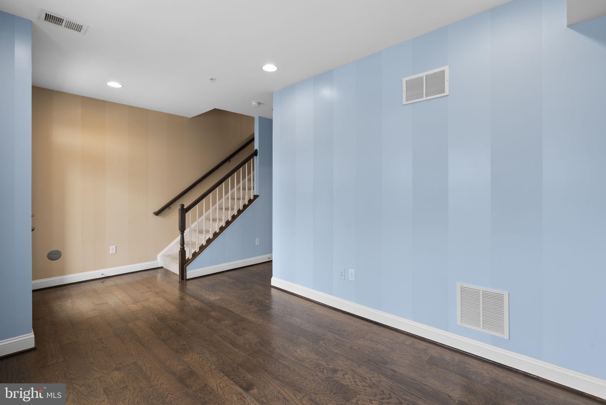 ANNAPOLIS TOWNES AT NEAL FARM - Residential