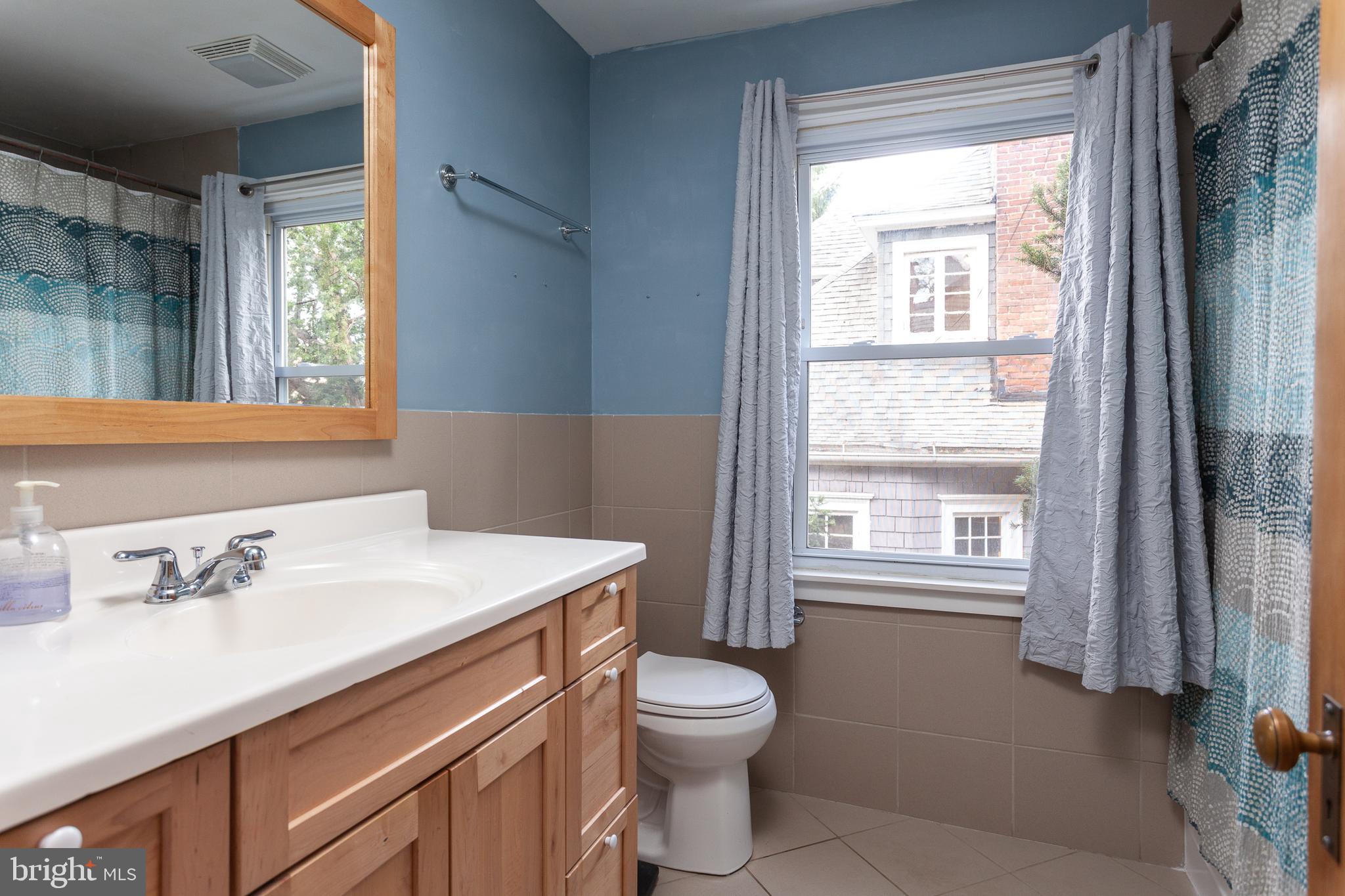 ROLAND PARK - Residential