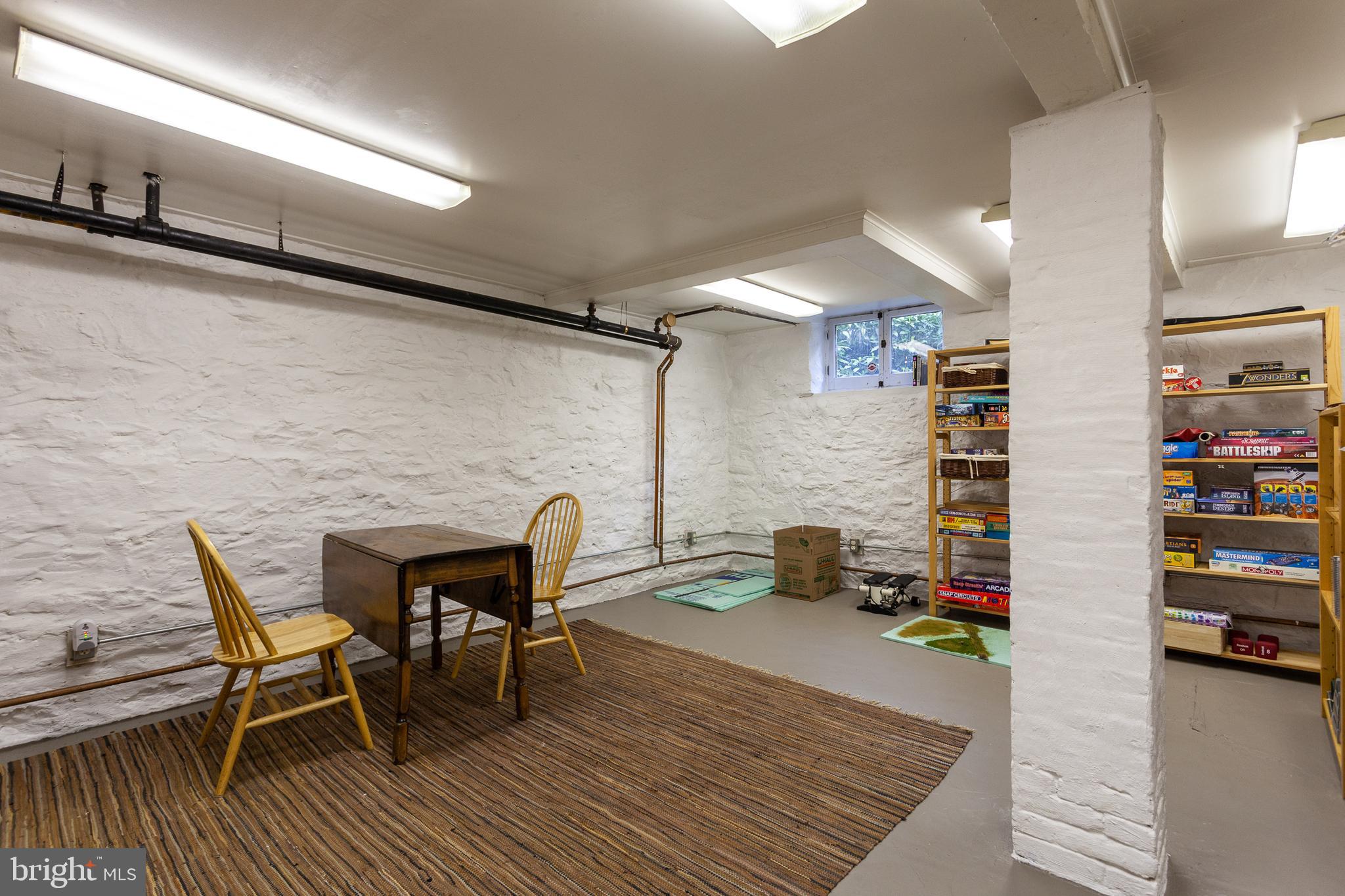 ROLAND PARK - Residential