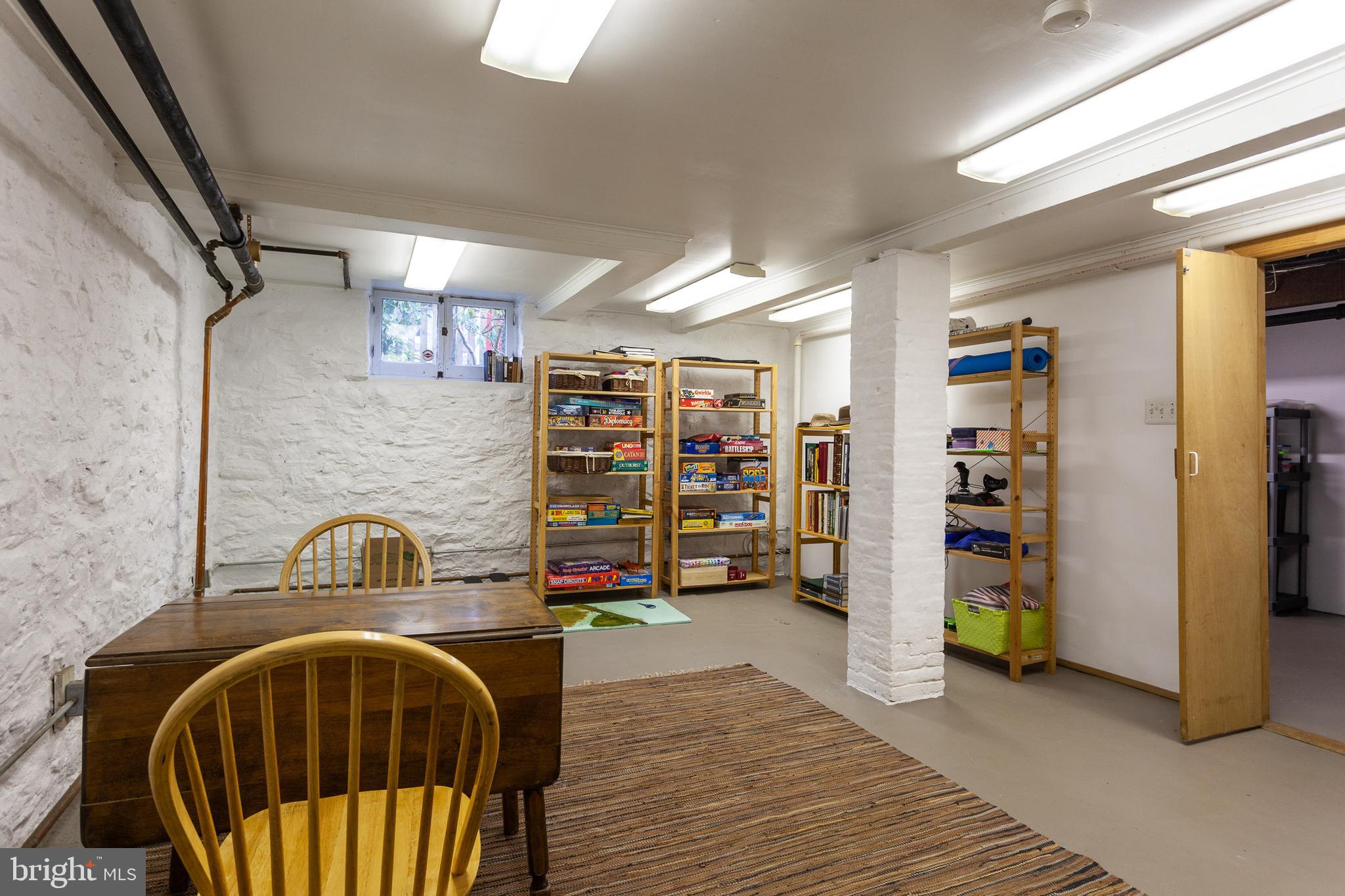 ROLAND PARK - Residential