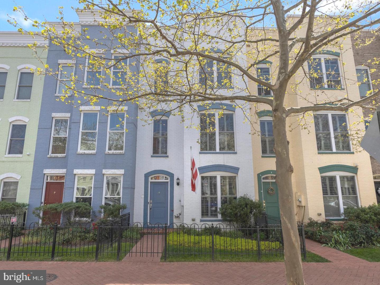 335 I STREET SE