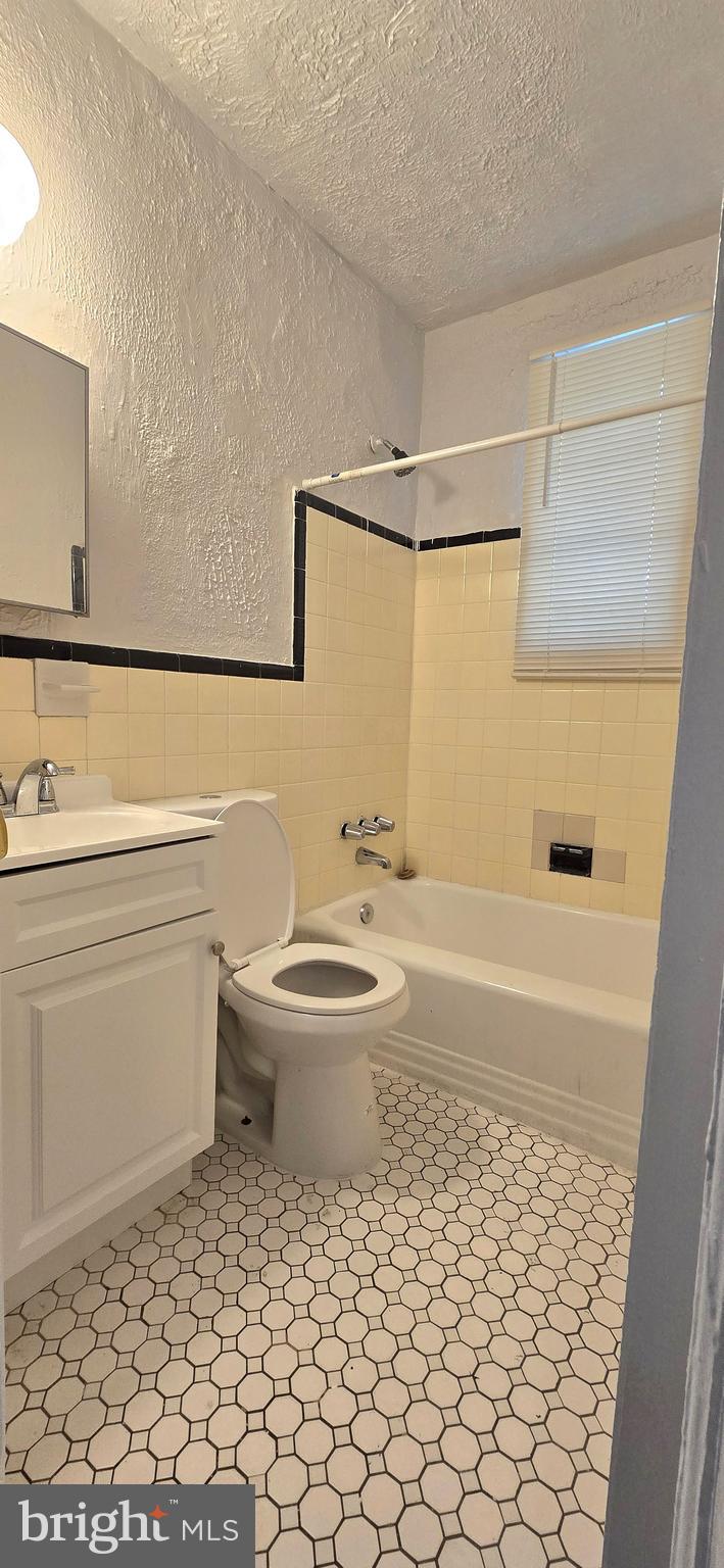 4636 HILLSIDE ROAD SE 2