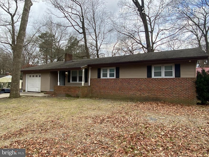 Come check this nice 3-bedroom 2 full bath, 1 car garage and partially finished basement.  The moment you open front door, home offer a nice size living room, kitchen and dining room.  Primary bedroom has a spacious closet and primary bathroom.  2 additional bedrooms with a full hall bathroom.  a large partially finished basement and large deck for more entertaining spaces. 
Home is located minutes from all of Salisbury restaurants, shopping, and entertaining and less than 40 minutes to Ocean City, MD.