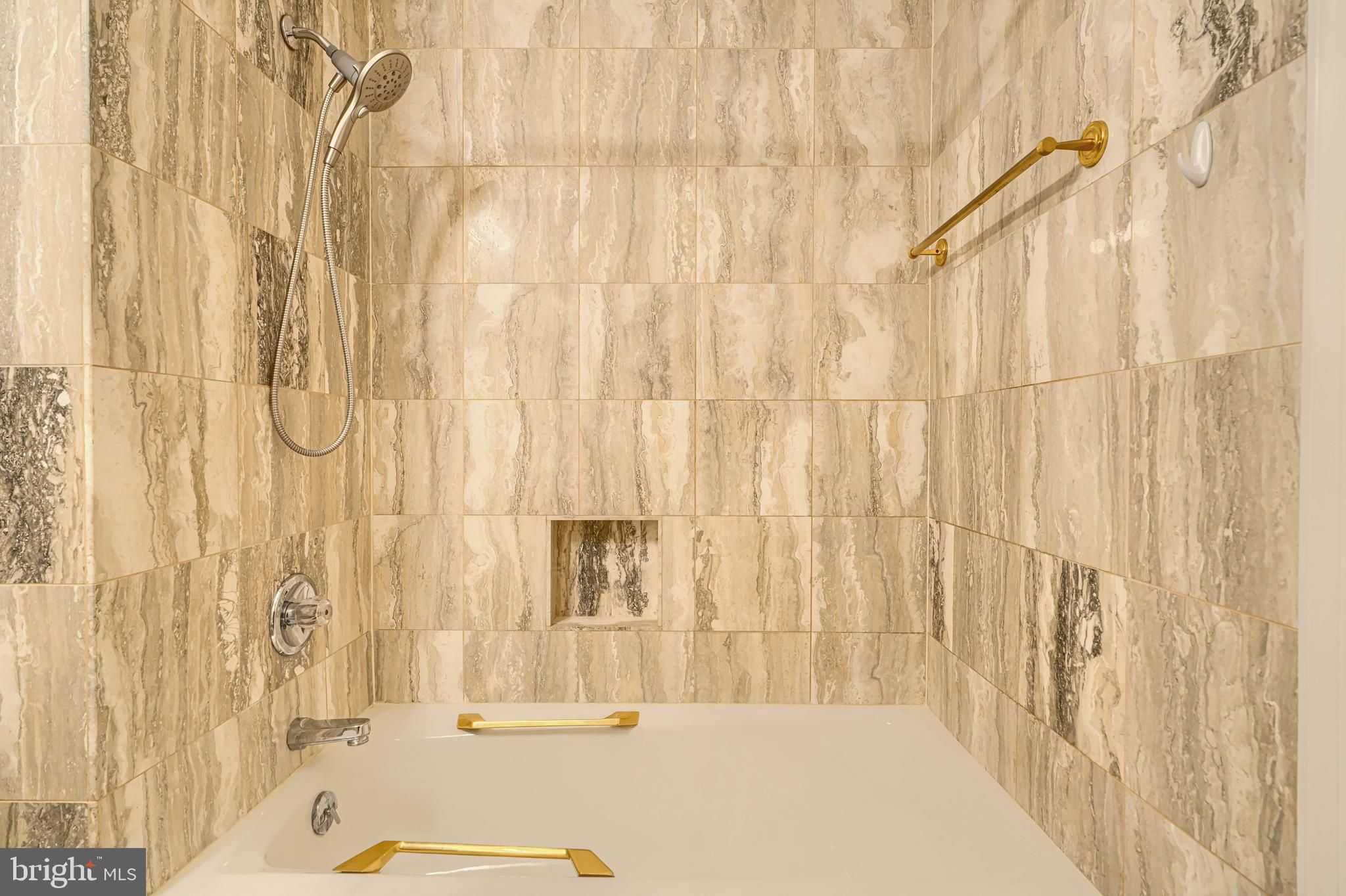 TUSCANY-CANTERBURY - Residential