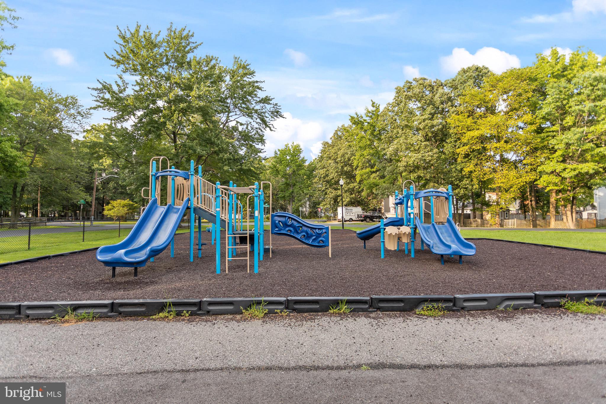 AVALON SHORES - Residential