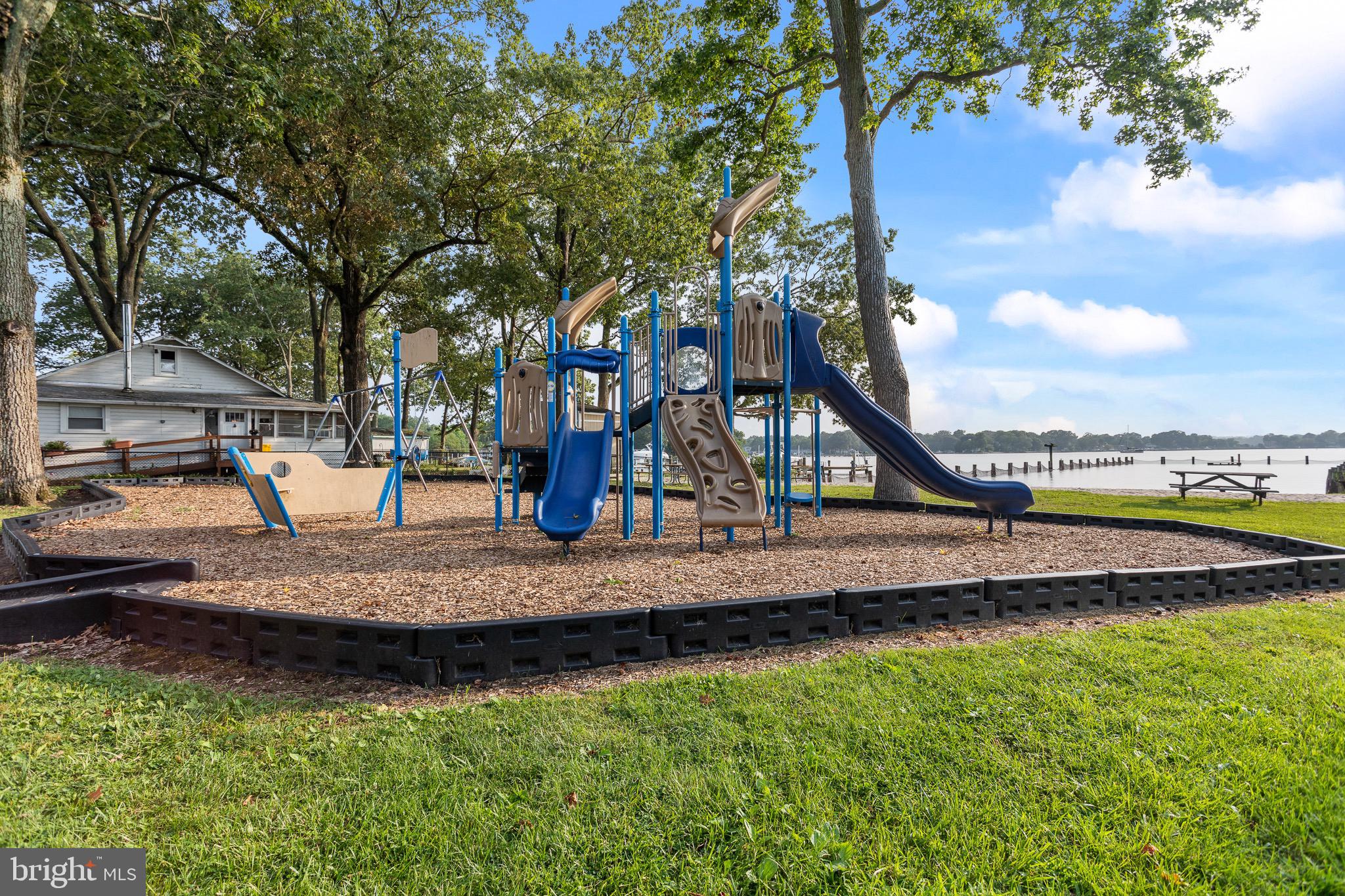 AVALON SHORES - Residential