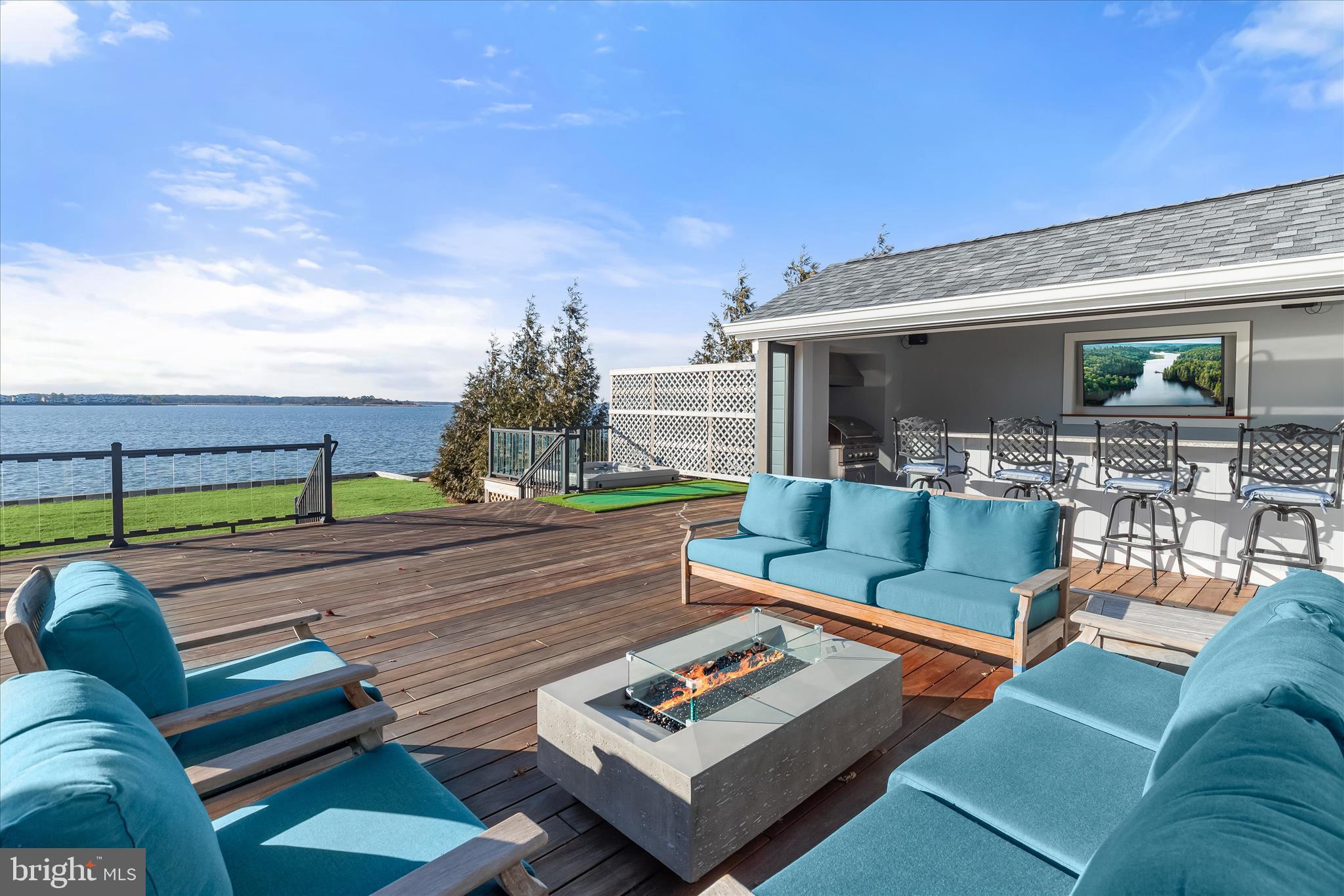 LONG POINT - Residential