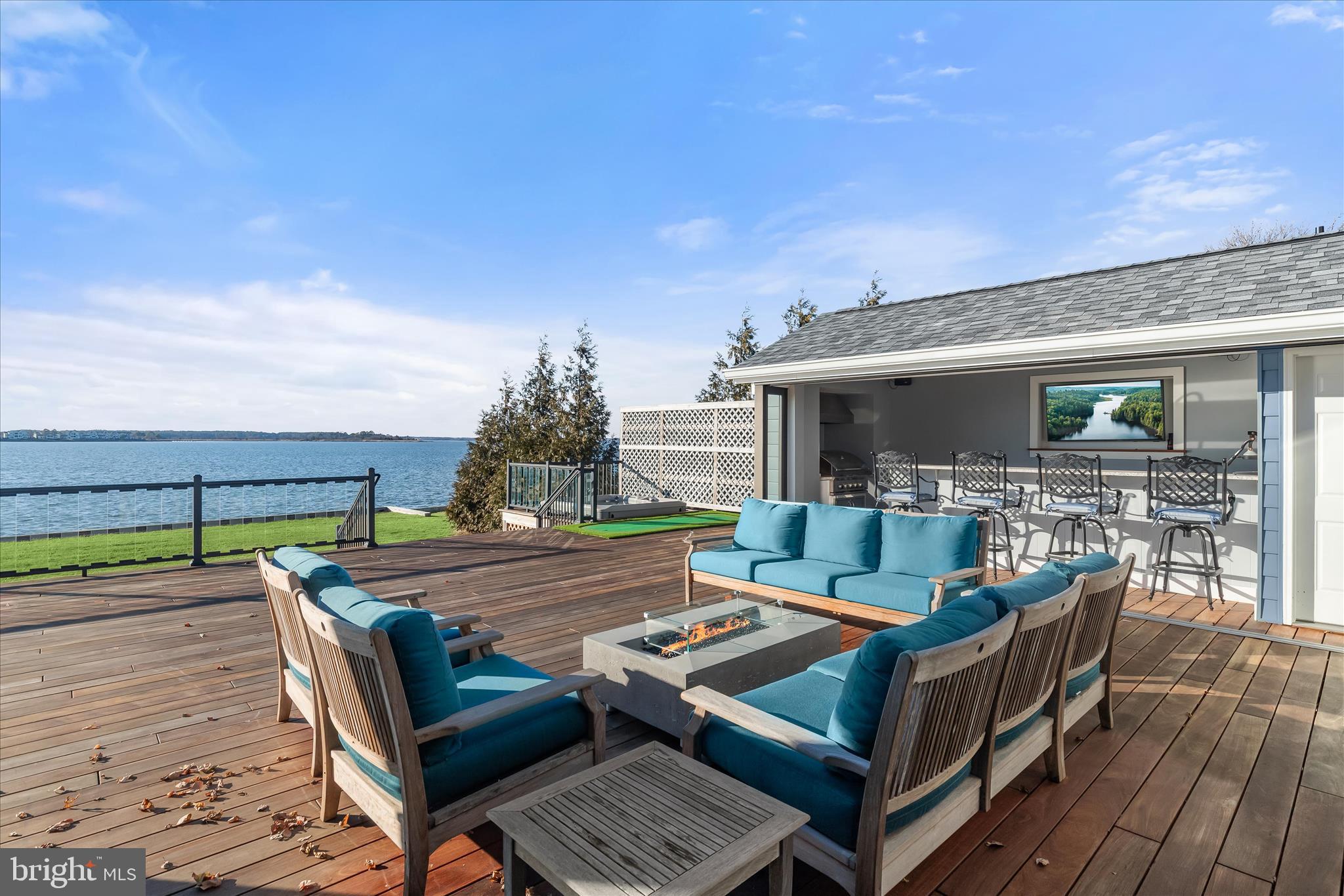 LONG POINT - Residential