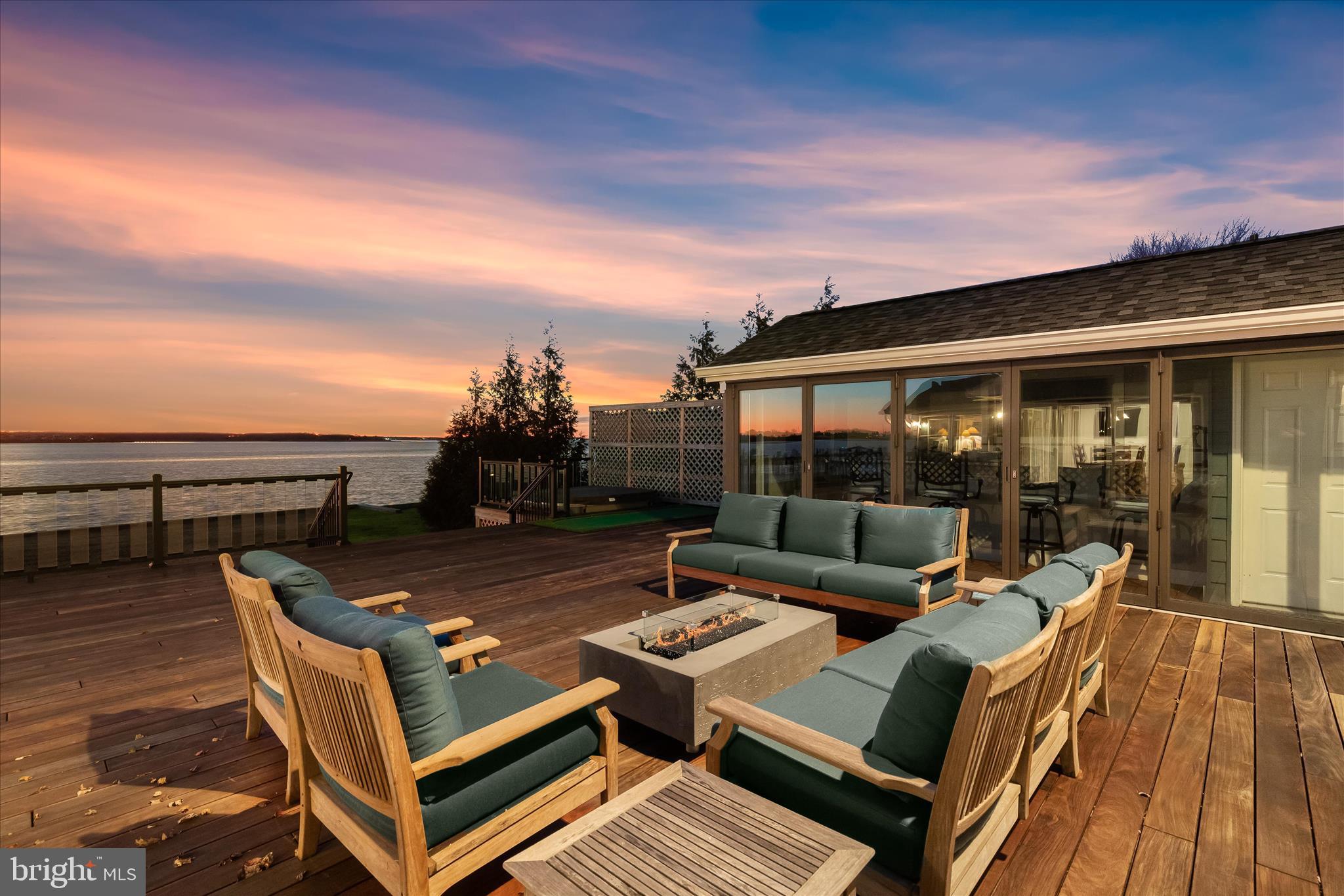 LONG POINT - Residential