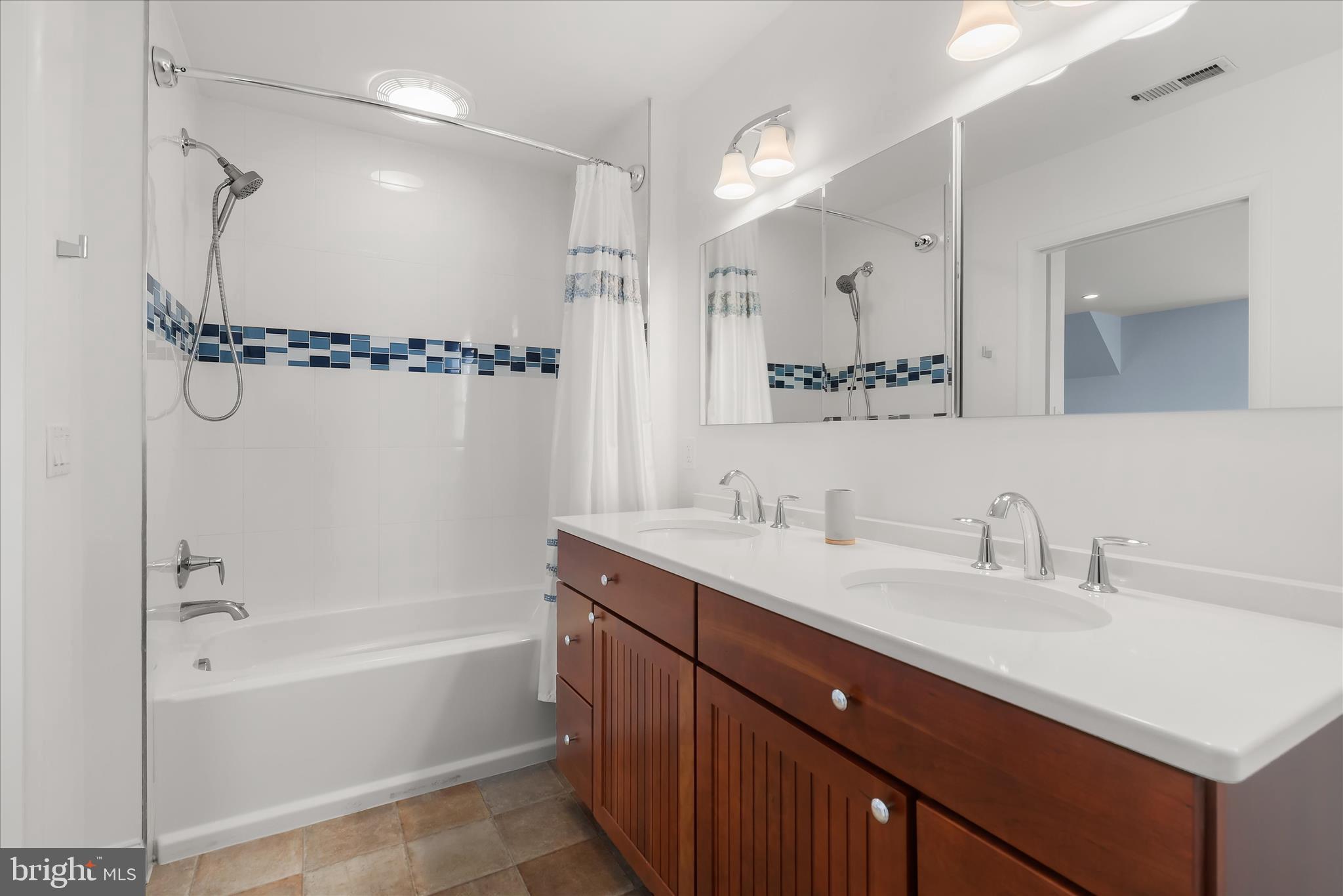 LONG POINT - Residential