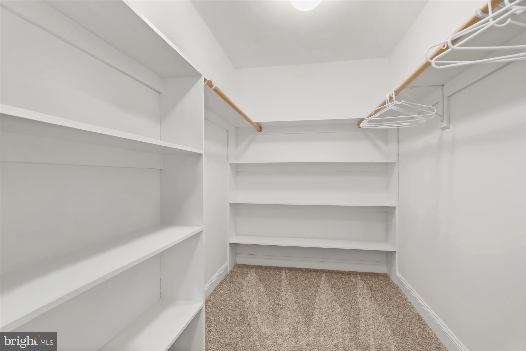 LONG POINT - Residential