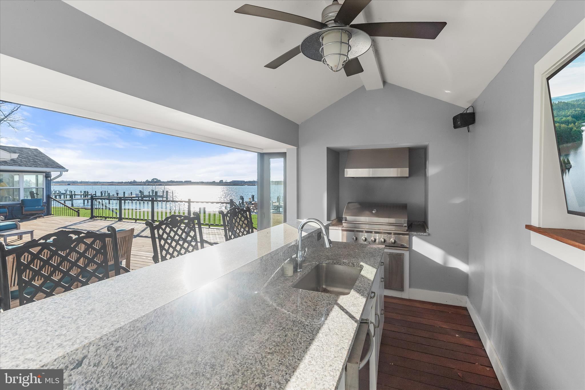 LONG POINT - Residential