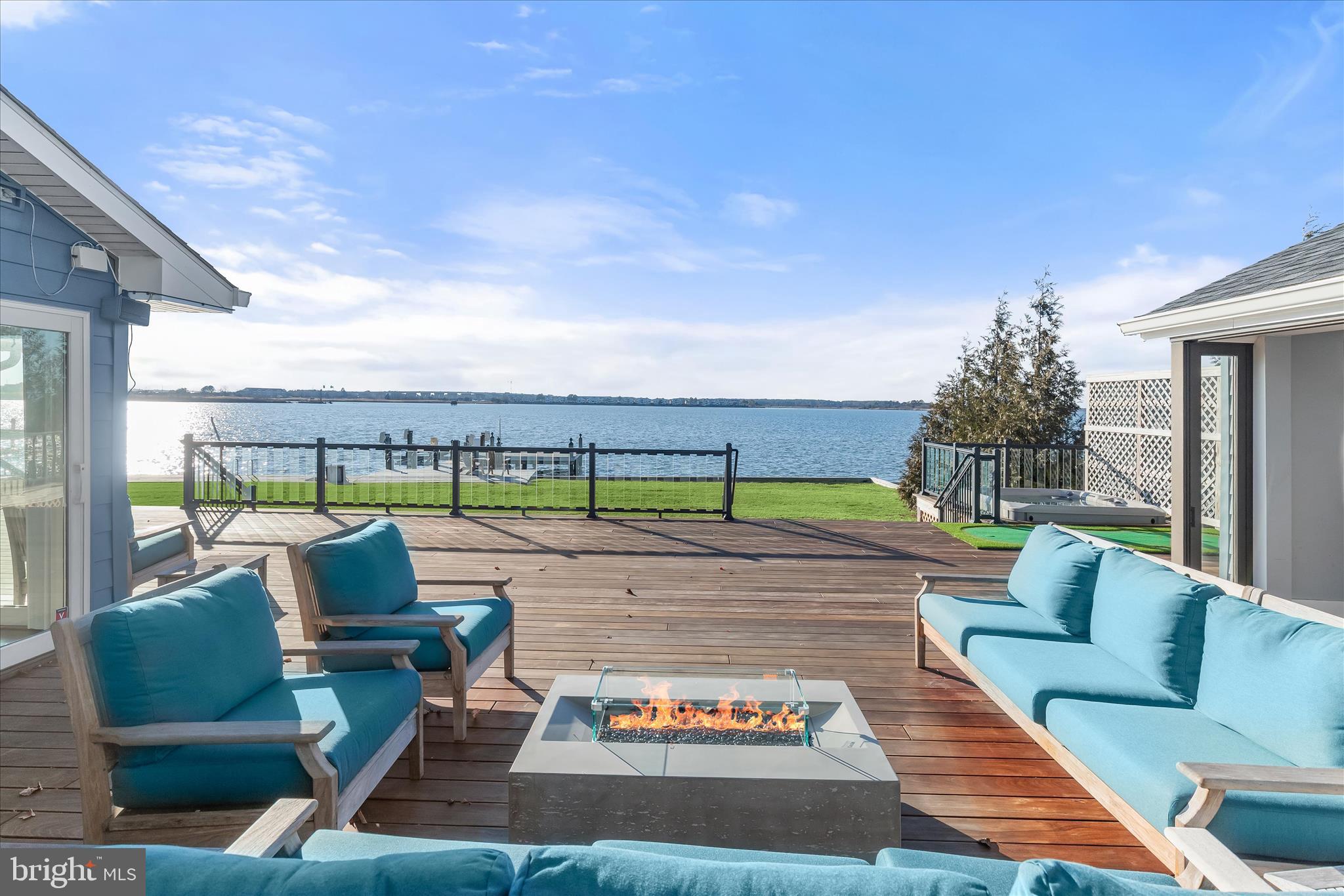 LONG POINT - Residential