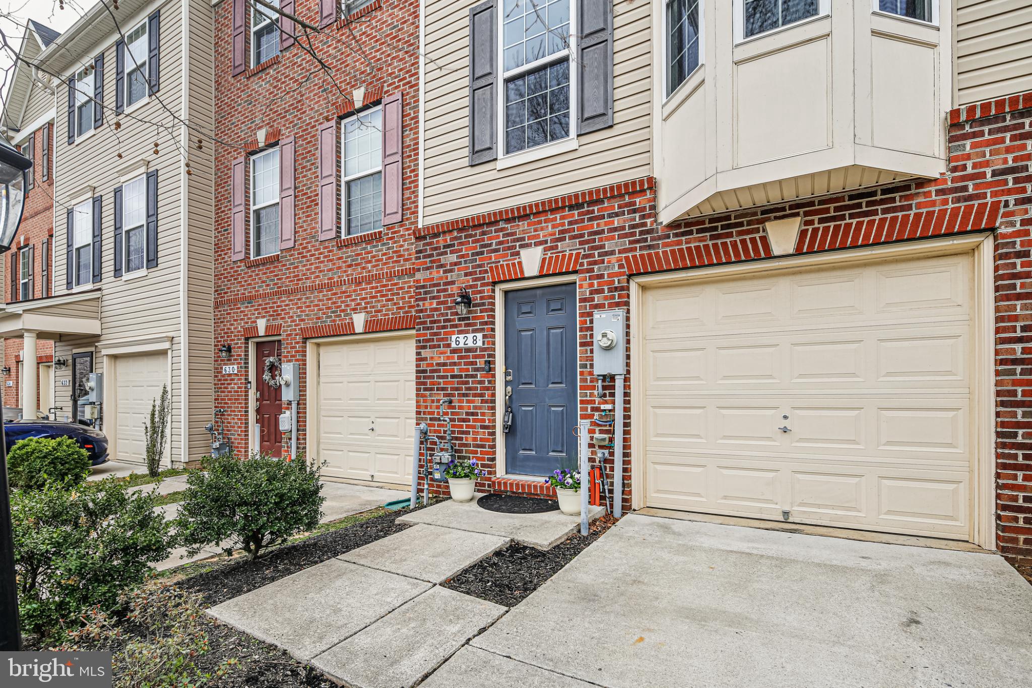 TANYARD SPRINGS TOWNHOMES - Residential