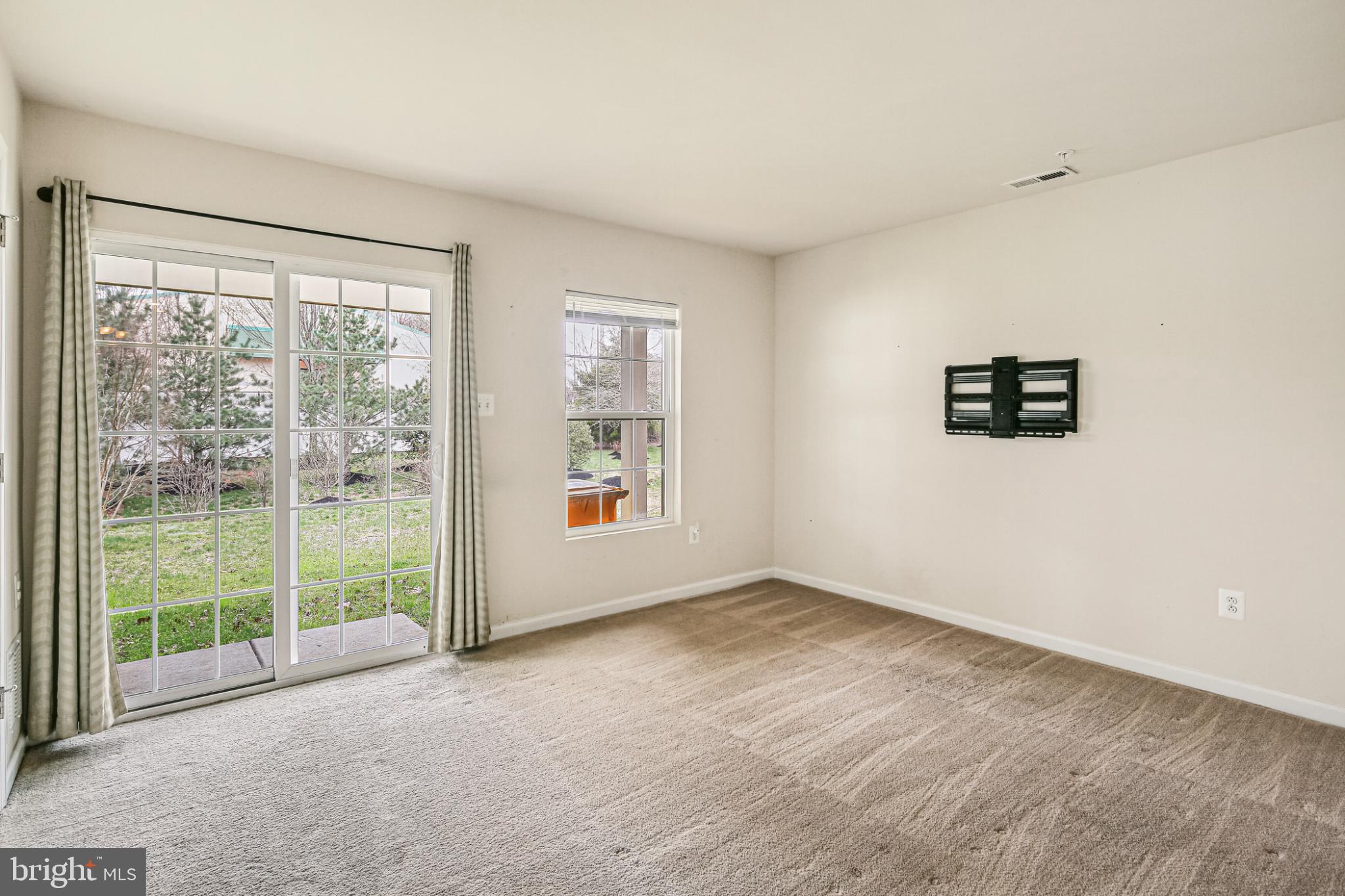 TANYARD SPRINGS TOWNHOMES - Residential