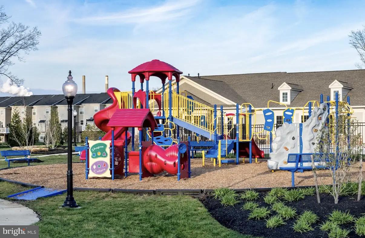 TANYARD SPRINGS TOWNHOMES - Residential