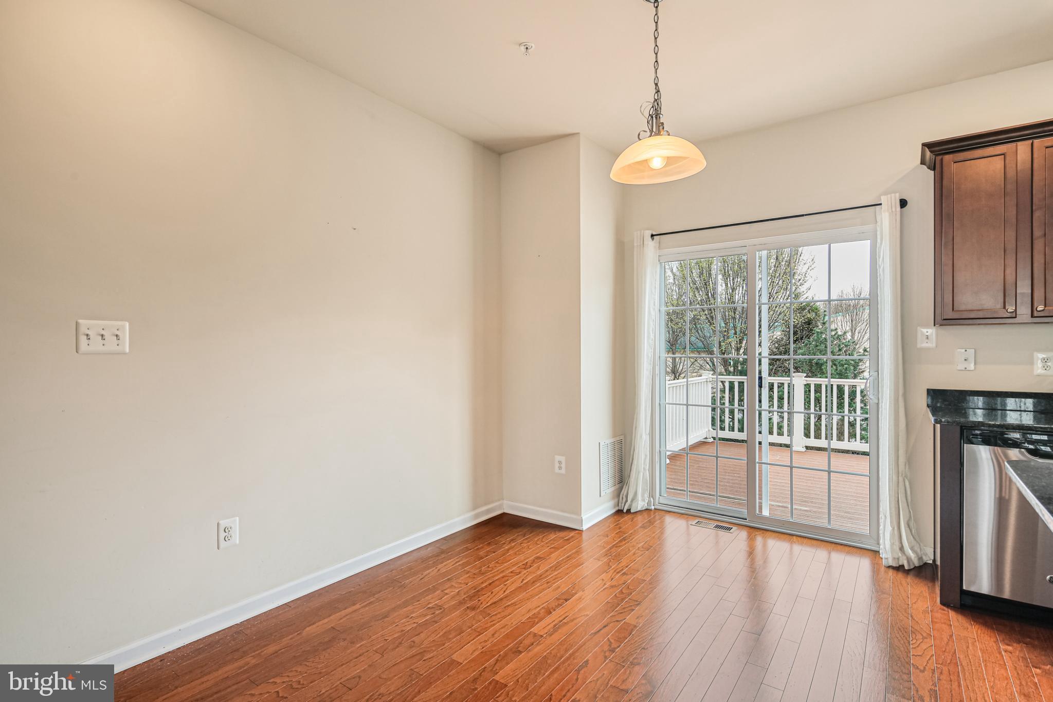 TANYARD SPRINGS TOWNHOMES - Residential