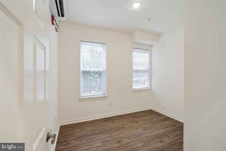 UNIVERSITY CITY - Residential Lease