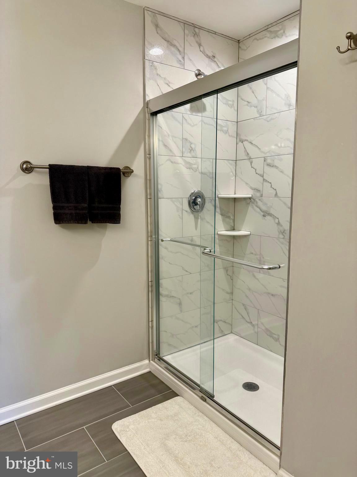 MIDDLE CREEK MANOR - Residential