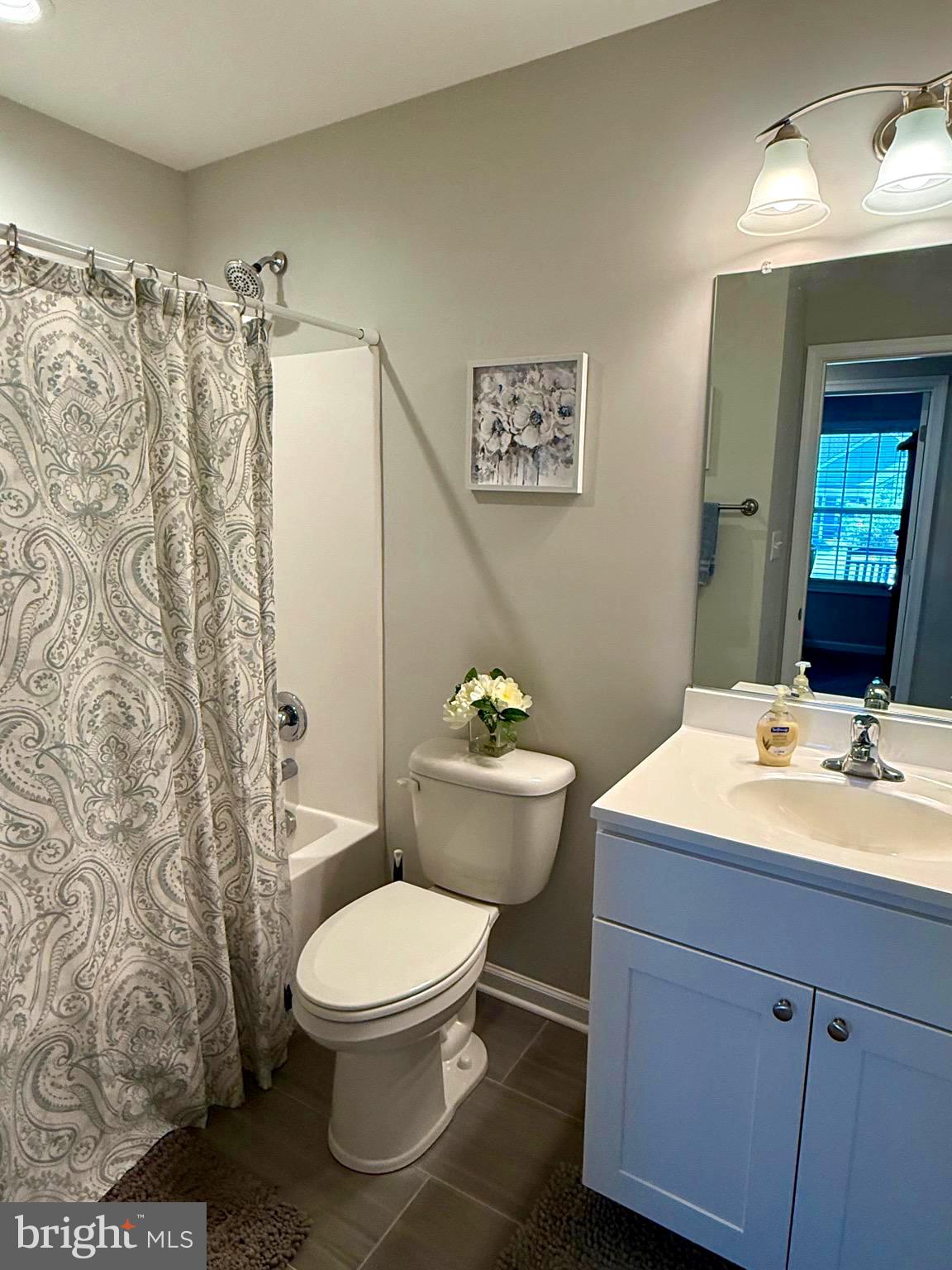 MIDDLE CREEK MANOR - Residential