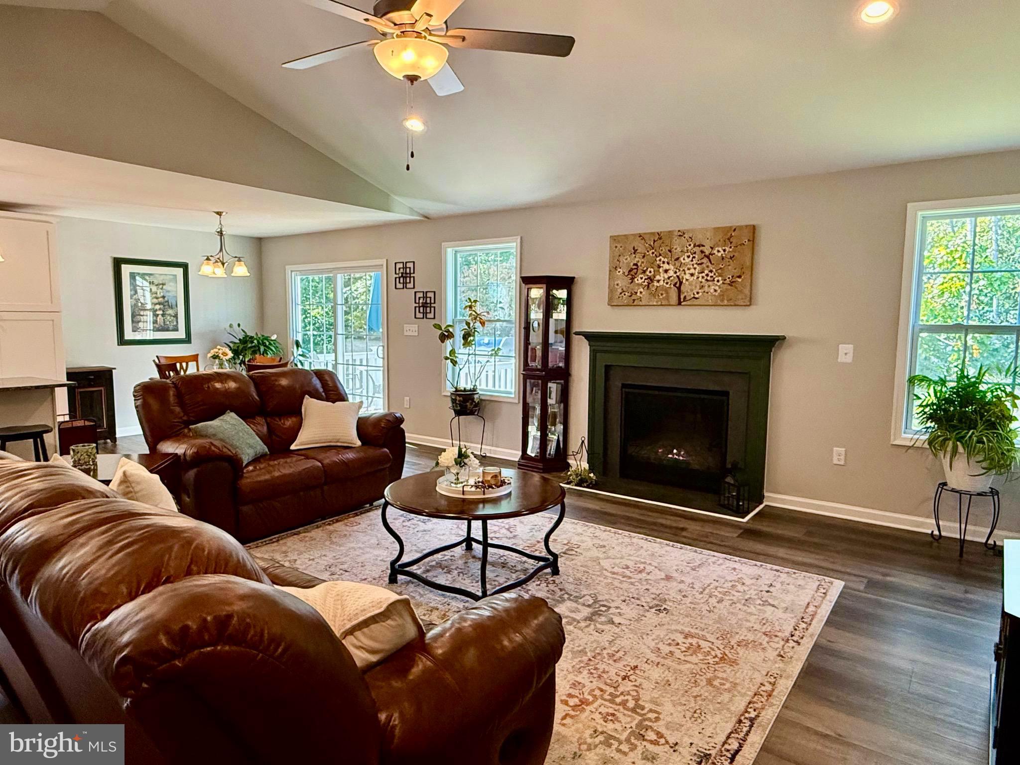 MIDDLE CREEK MANOR - Residential