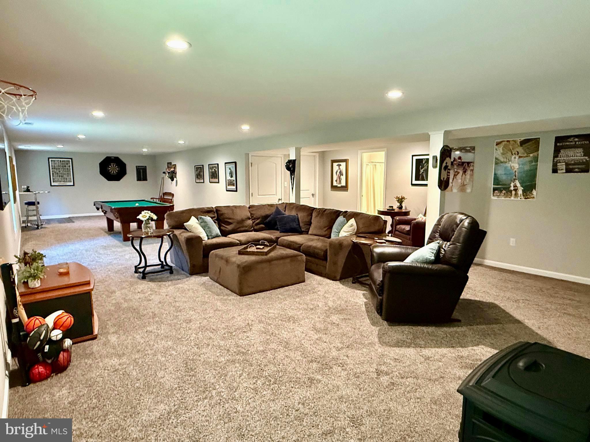 MIDDLE CREEK MANOR - Residential