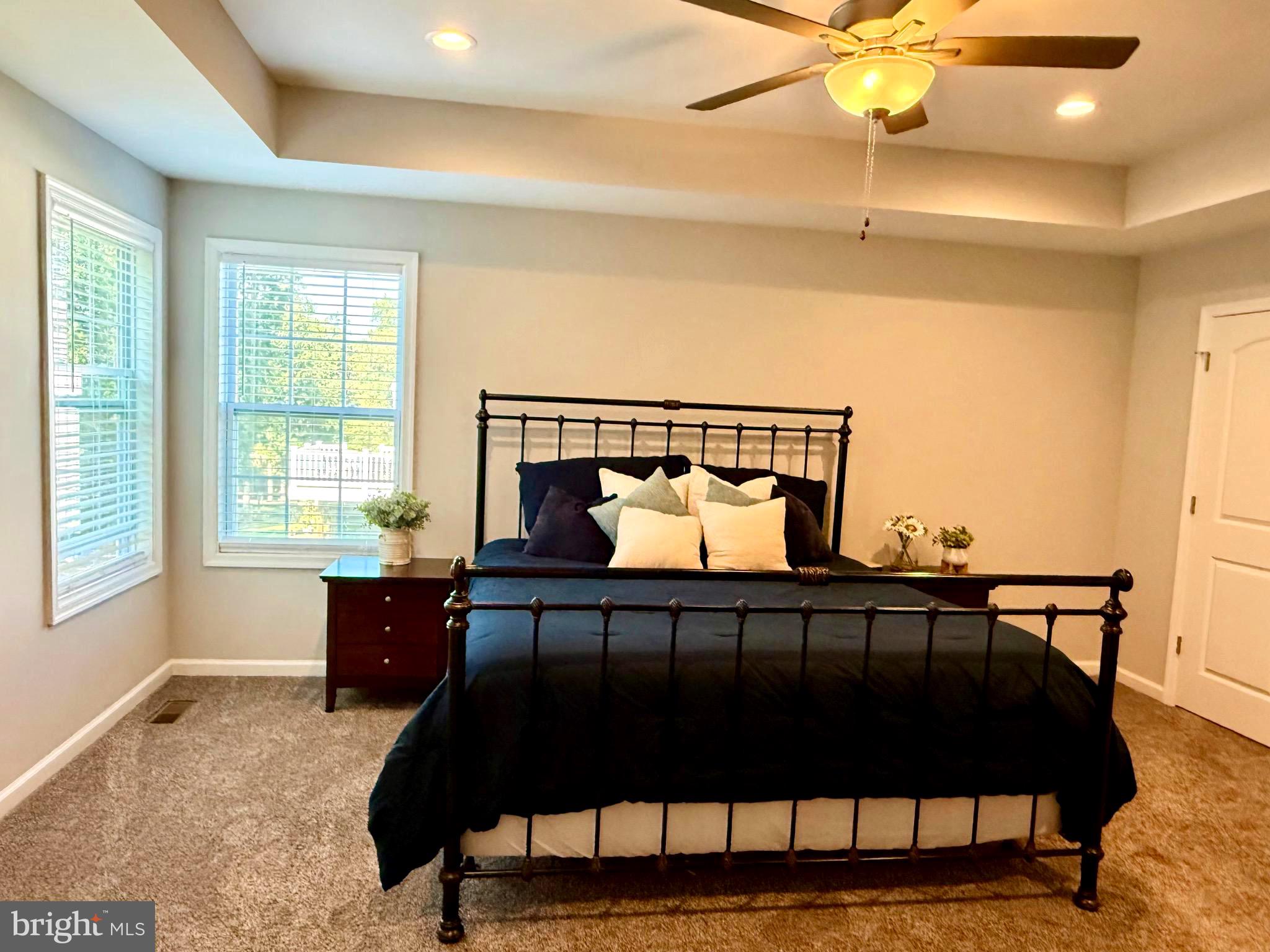 MIDDLE CREEK MANOR - Residential