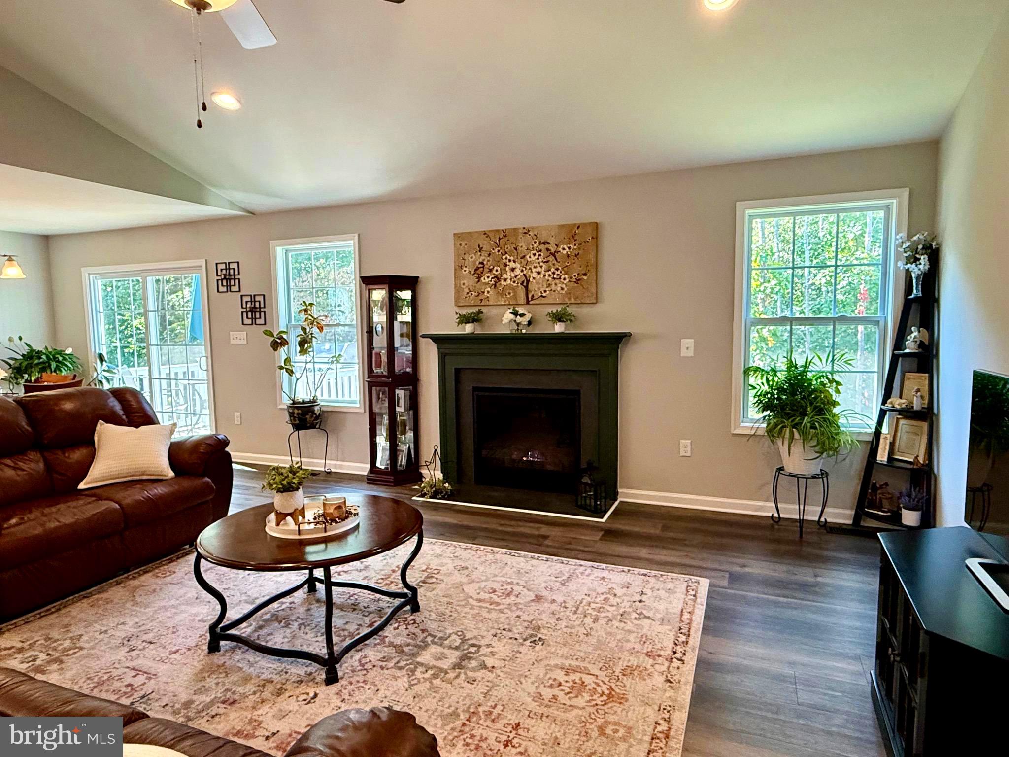 MIDDLE CREEK MANOR - Residential