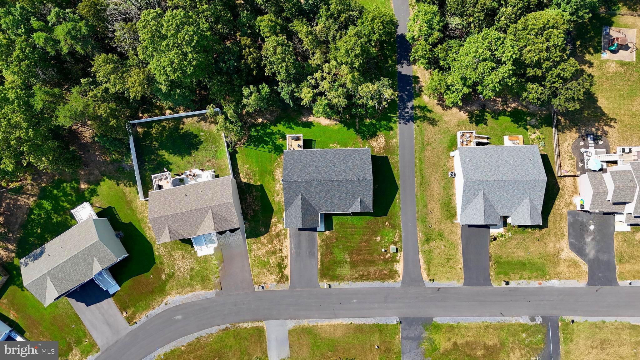 MIDDLE CREEK MANOR - Residential