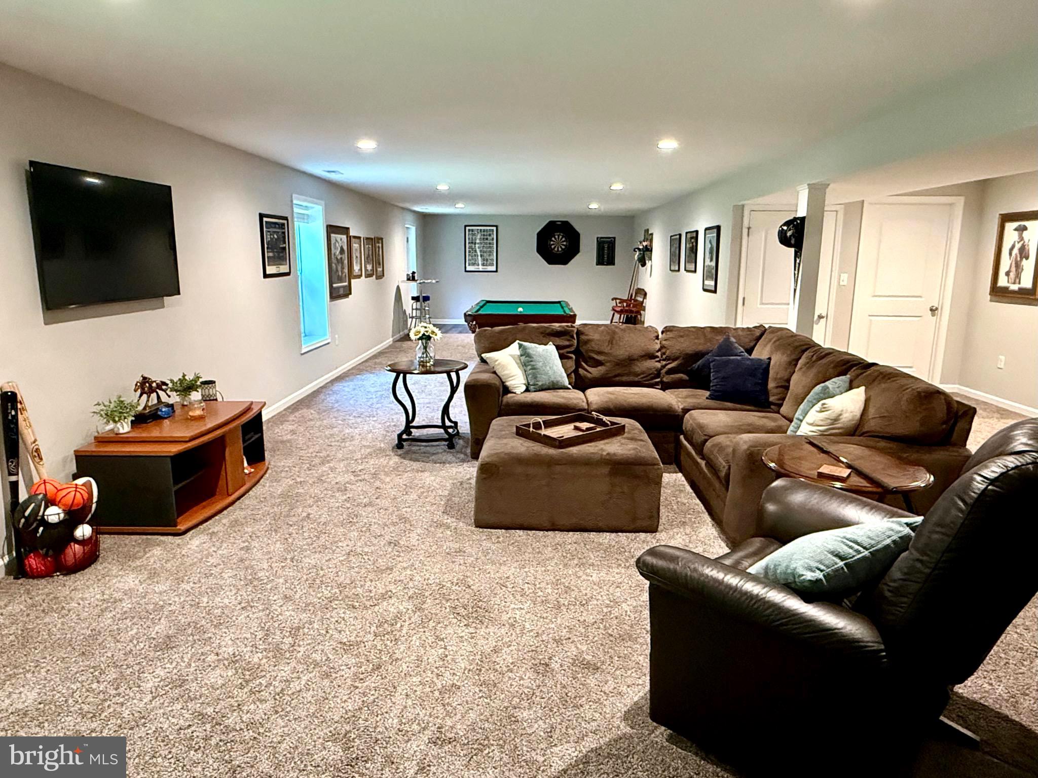 MIDDLE CREEK MANOR - Residential