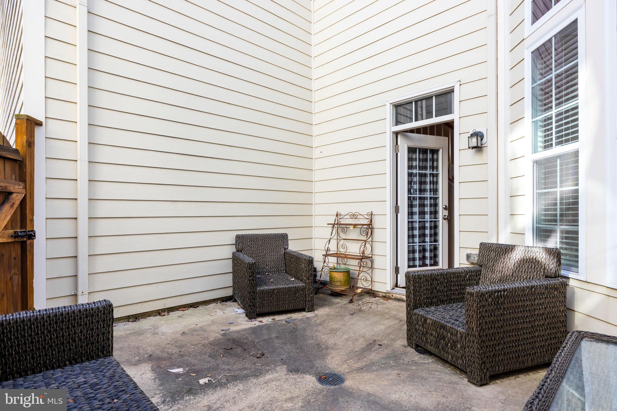 LANSDOWNE TOWN CENTER - Residential